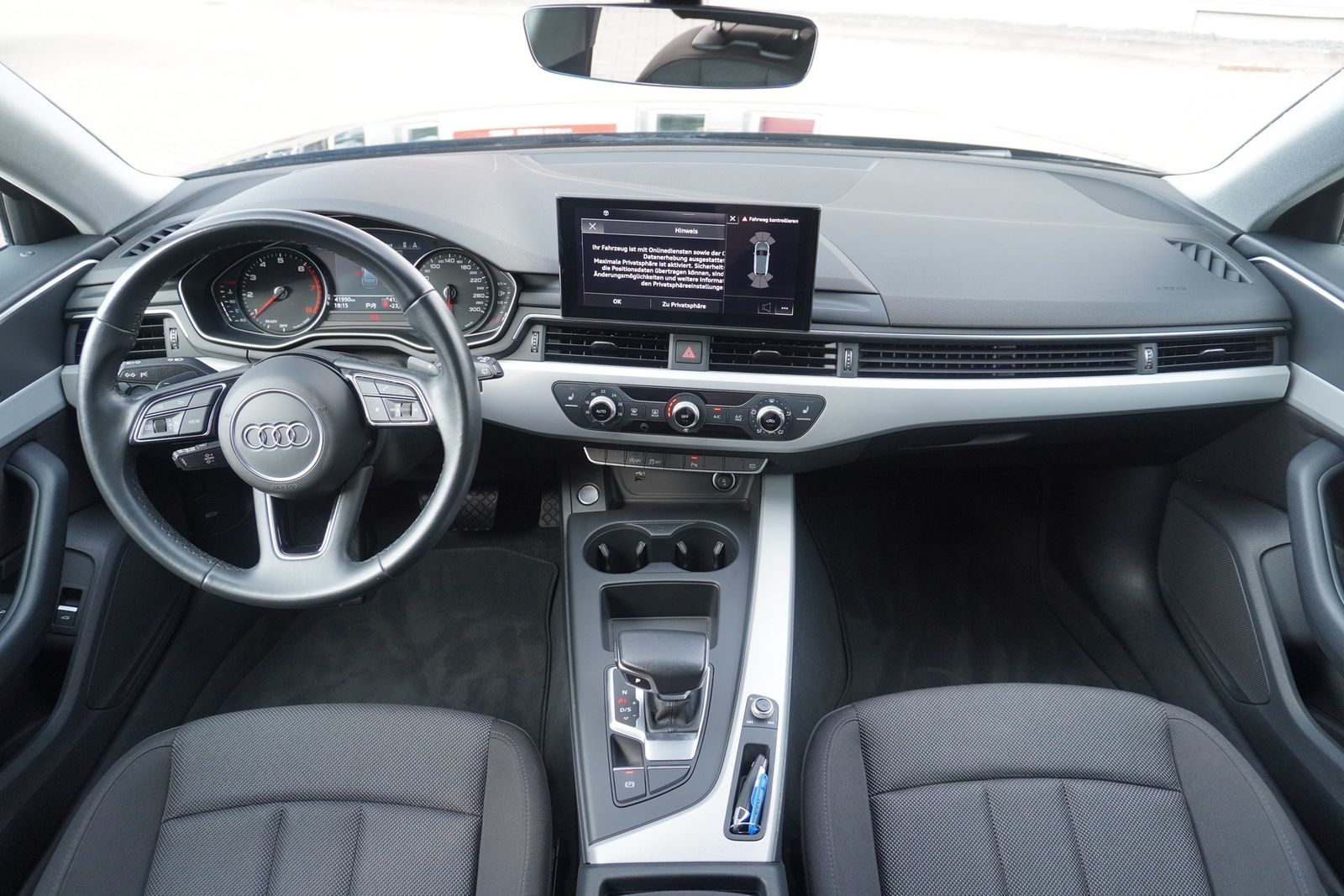Audi A4 35 2.0 TFSI Avant - Samsaru's Car Outlet