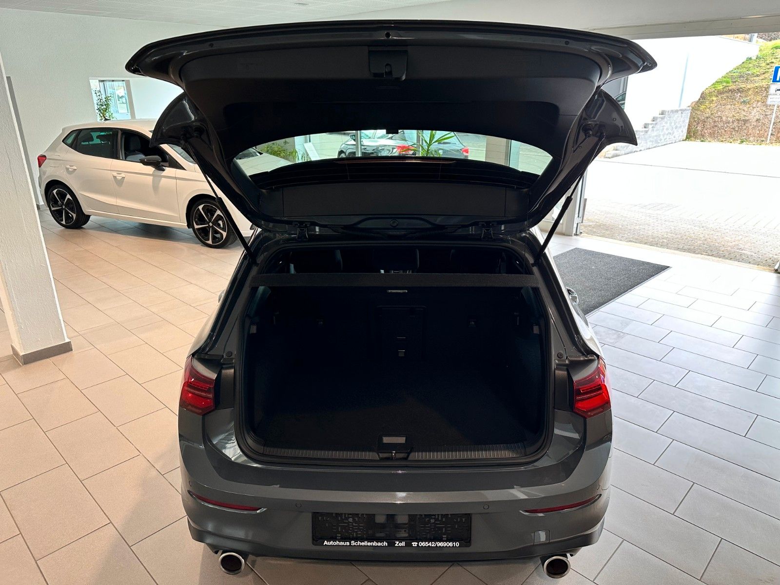 Volkswagen Golf VIII GTI - Samsaru's Car Outlet