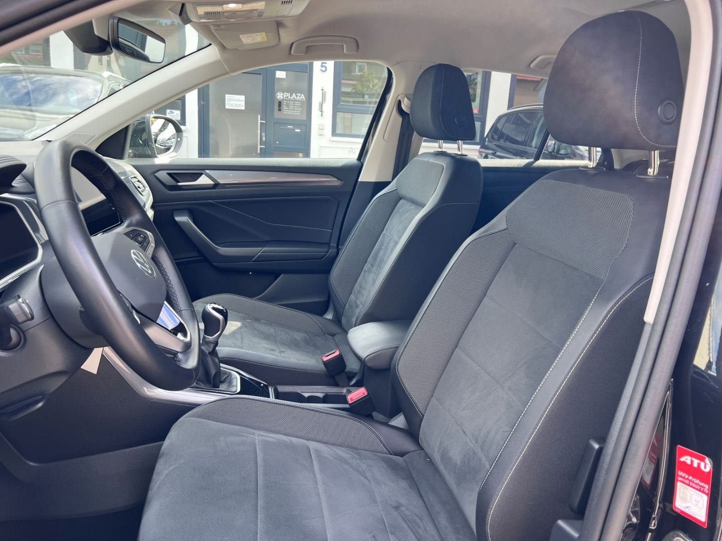 Volkswagen T-Roc 1.0TSI Style - Samsaru's Car Outlet