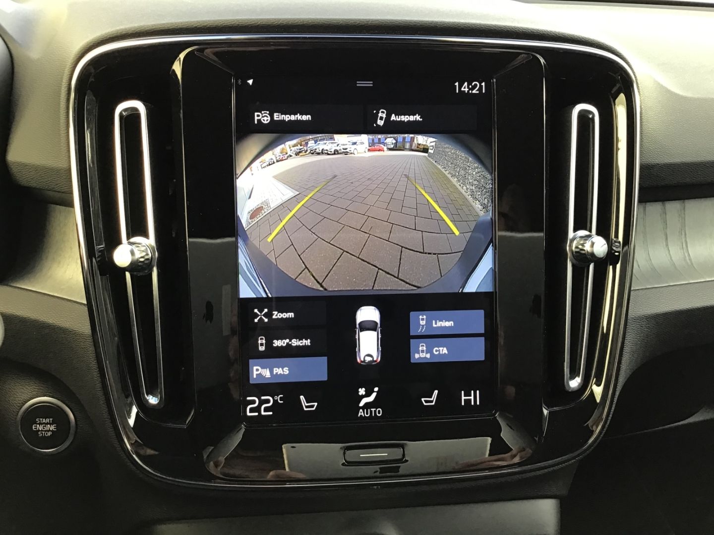 Volvo XC40 T4 Inscription Recharge - Samsaru's Car Outlet
