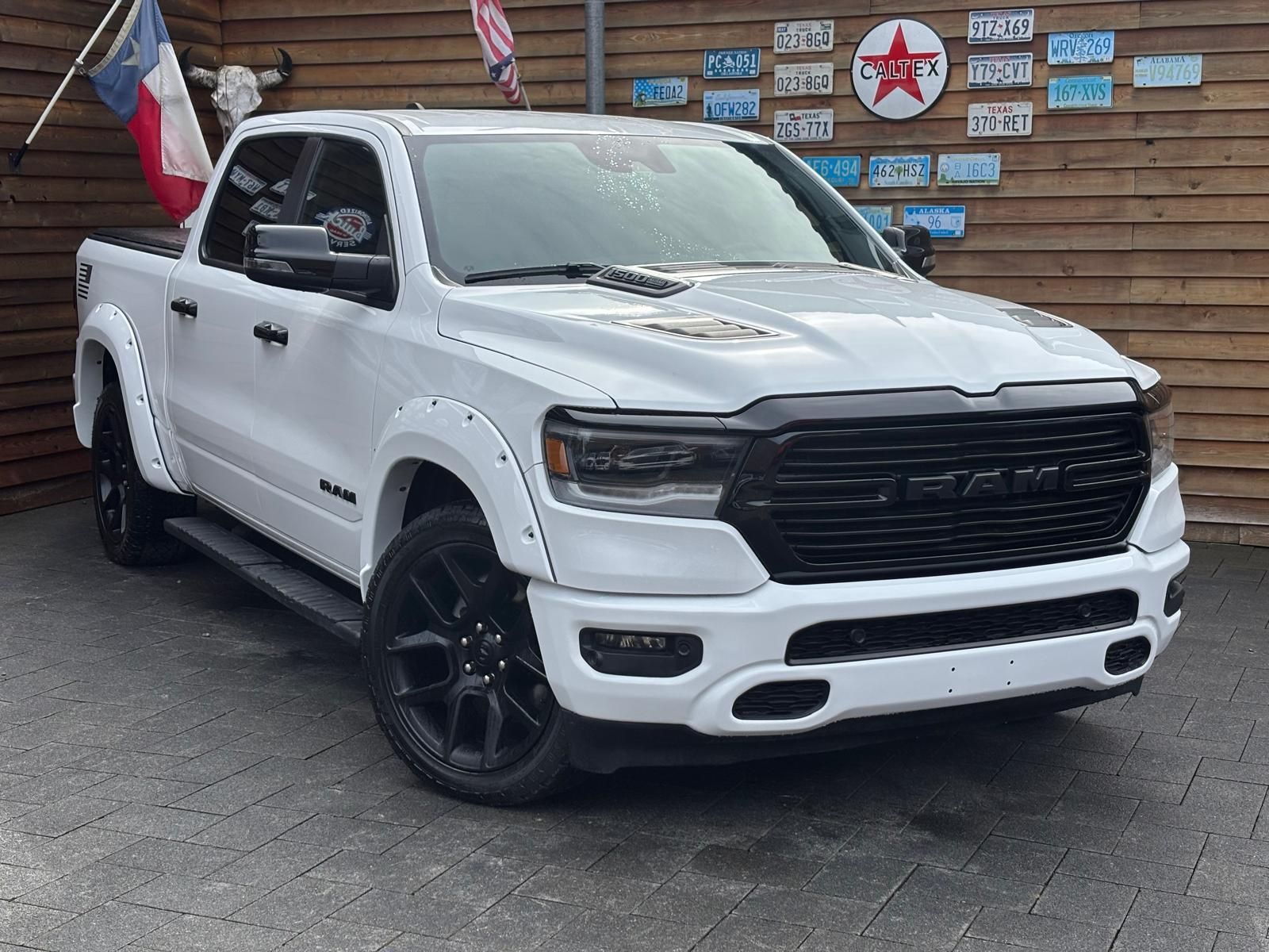 Dodge RAM 1500 Laramie 5.7L 12Zoll Display 4x4 LPG AHK