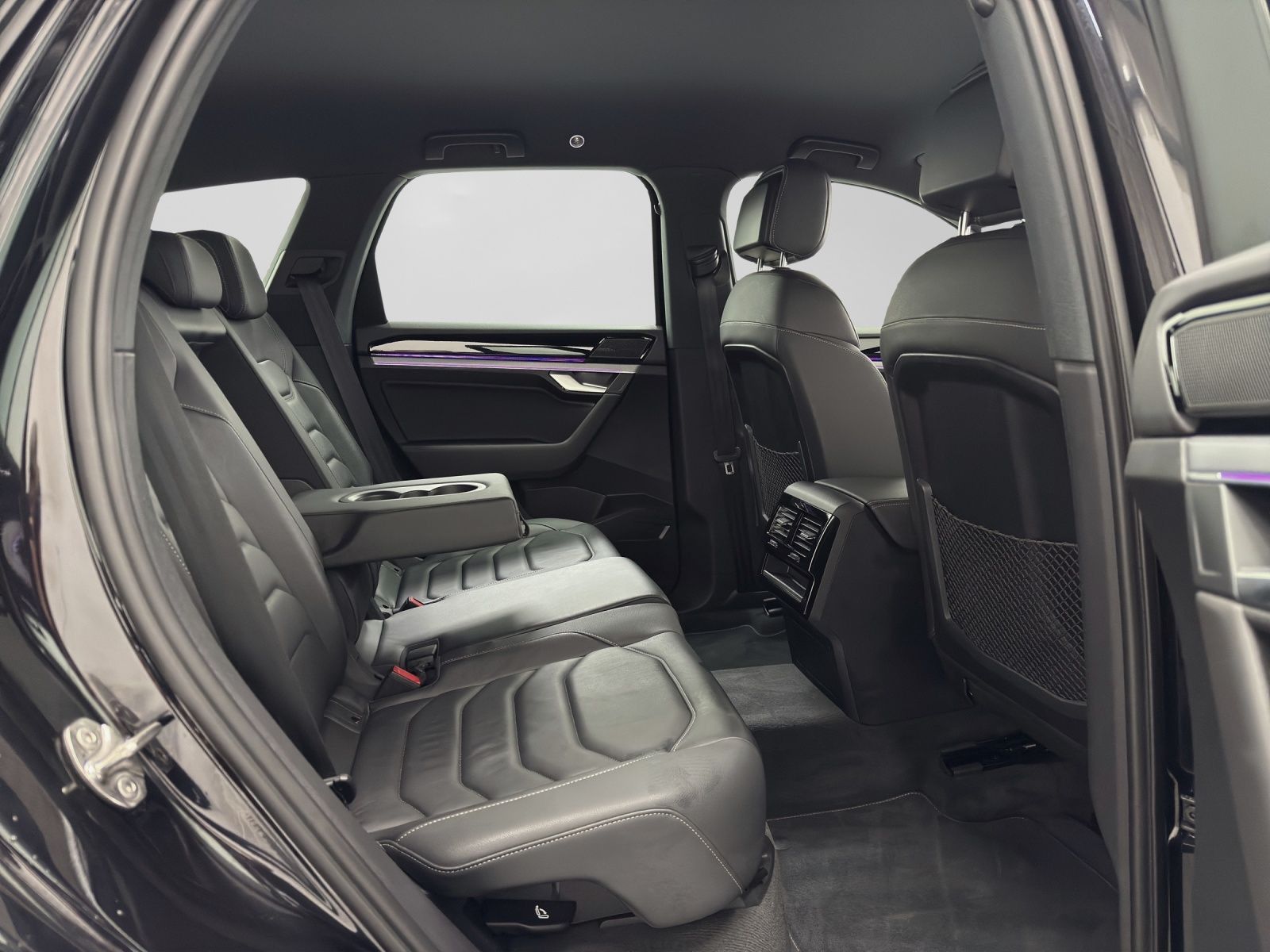 Volkswagen Touareg 3.0 TDI R-LINE BLACK - Samsaru's Car Outlet