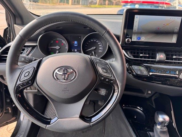 Toyota C-HR Hybrid - Samsaru's Car Outlet