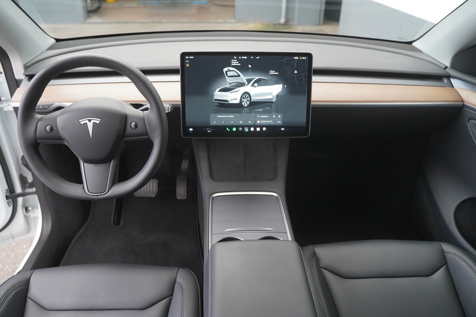 Tesla Model Y Standard Range RWD *1. Hand*unfallfrei*