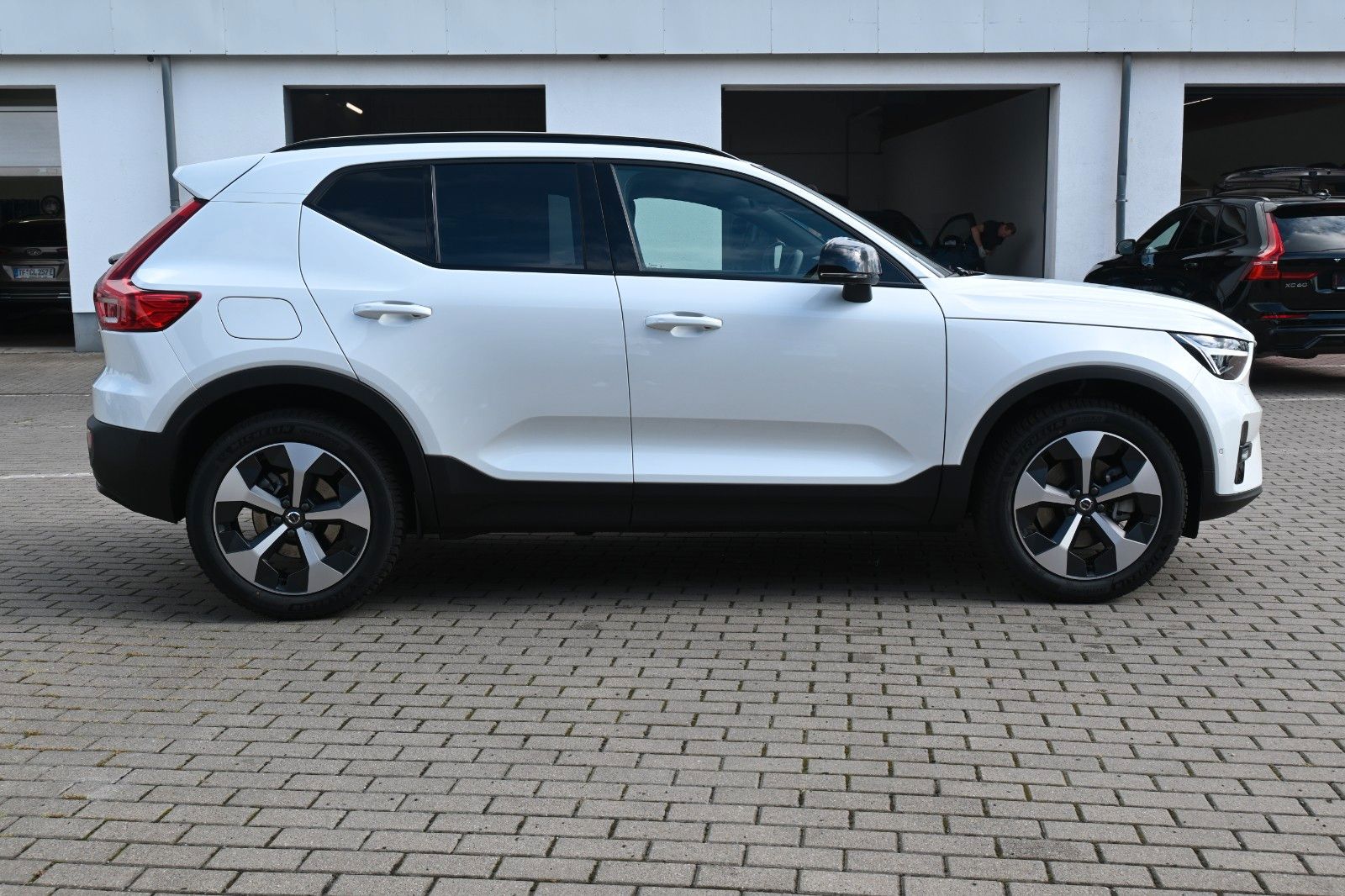 Volvo XC40 B4 DKG Plus Dark*FSHZG*360°*ACC*Allwetter
