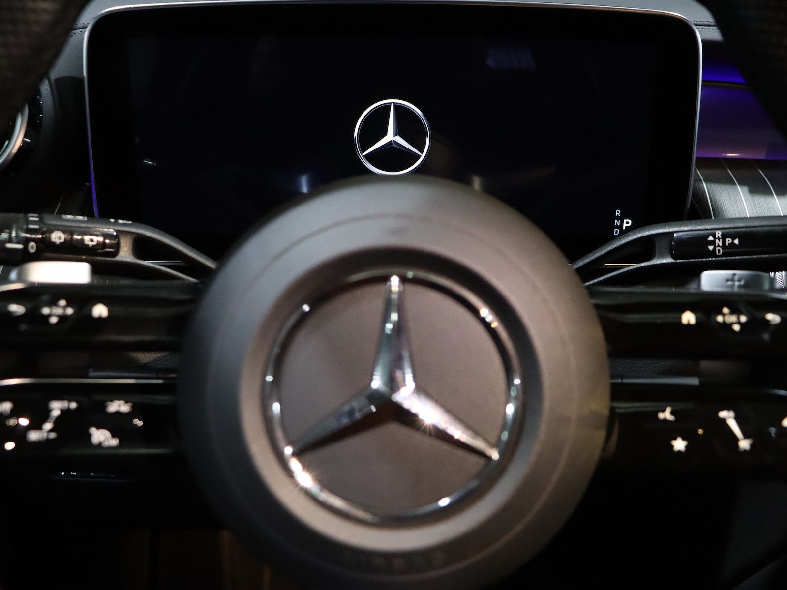 Mercedes-Benz GLC 300 de 4M AMG-LINE / PANORAMA / LASER / TOP