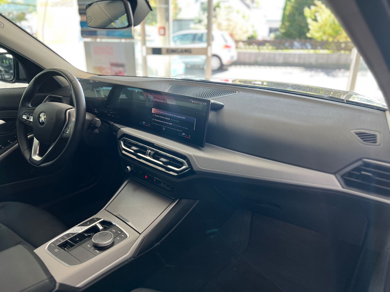 BMW 320d Lim. x Drive AHK+Driving Assist