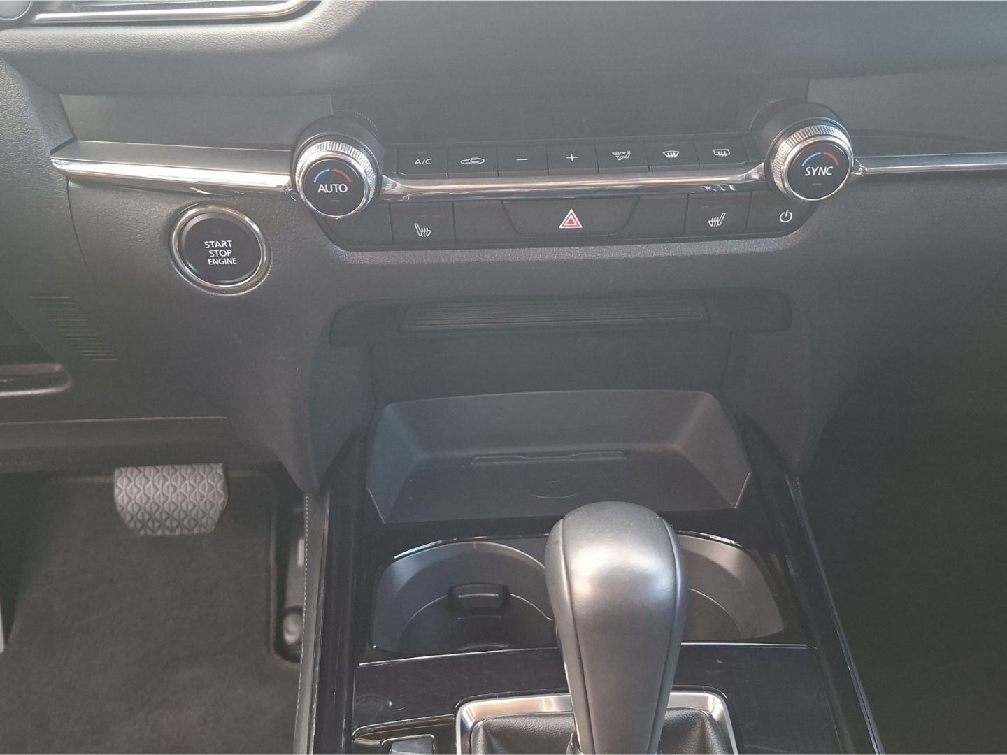 Mazda CX-30 SKY-X EXCLUSIVE-+DESIGN-P+18 Z+DRI-AS !!