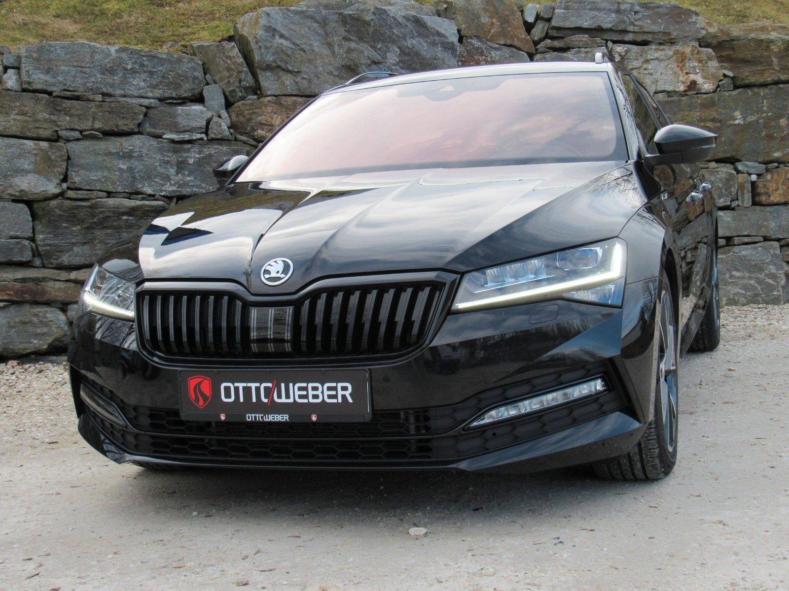 Skoda Superb 2.0 TDI DSG Sportline 4x4 BSD AHK PLA ACC