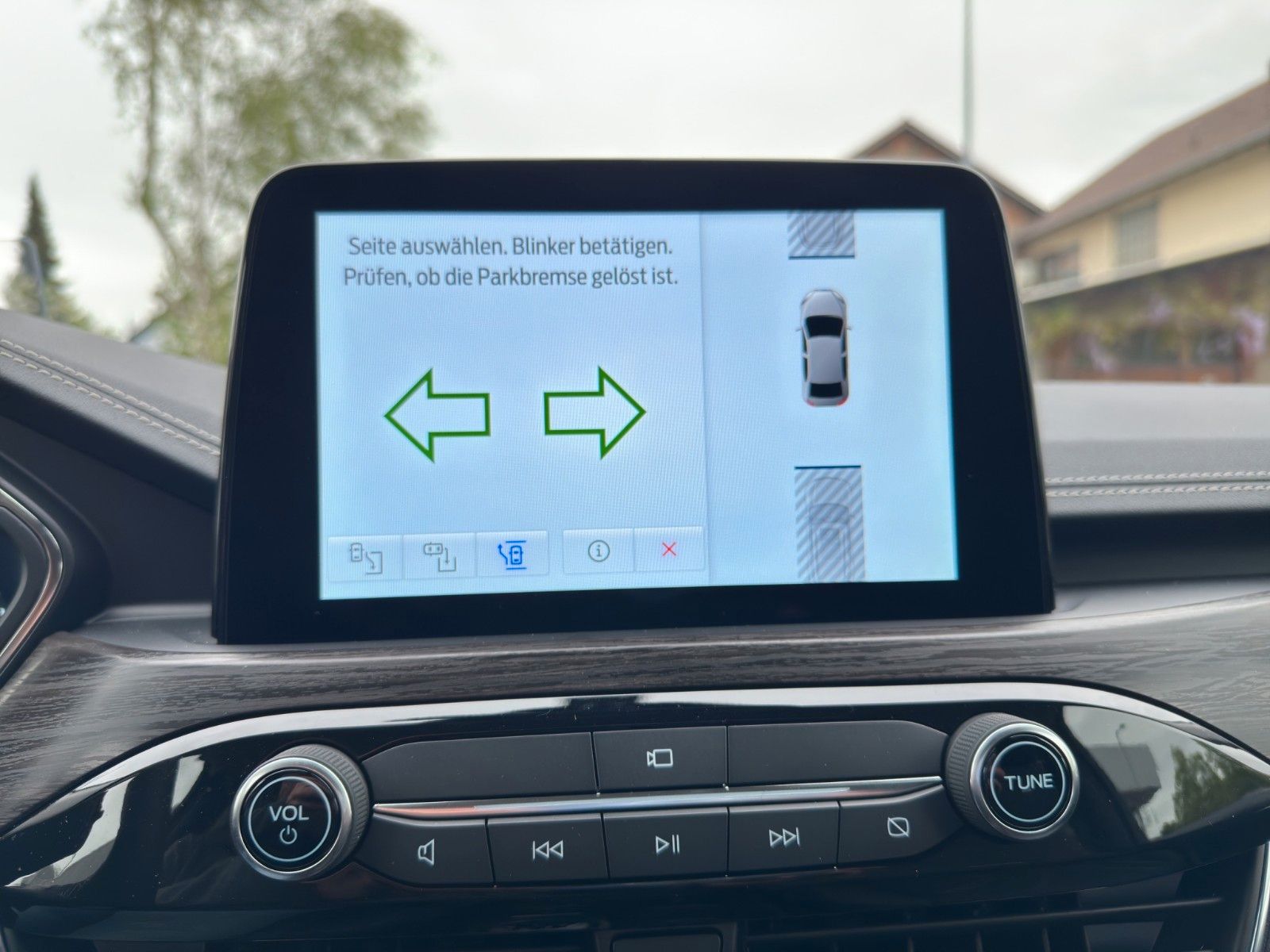 Ford Kuga Plug-In Hybrid Vignale - Samsaru's Car Outlet