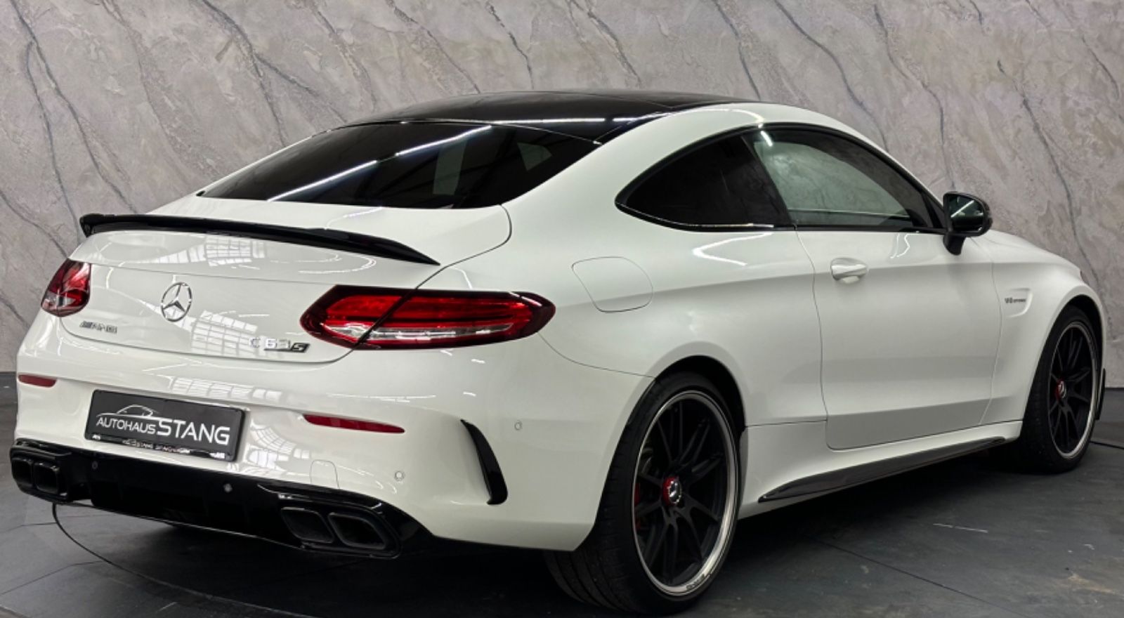 Mercedes-Benz C 63 S AMG - Samsaru's Car Outlet