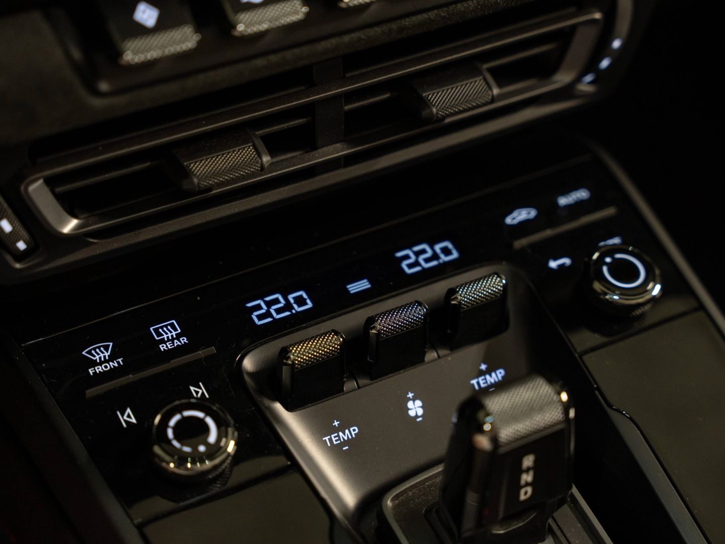 Porsche 992 Carrera 4 GTS Cabriolet InoDrive Burmester