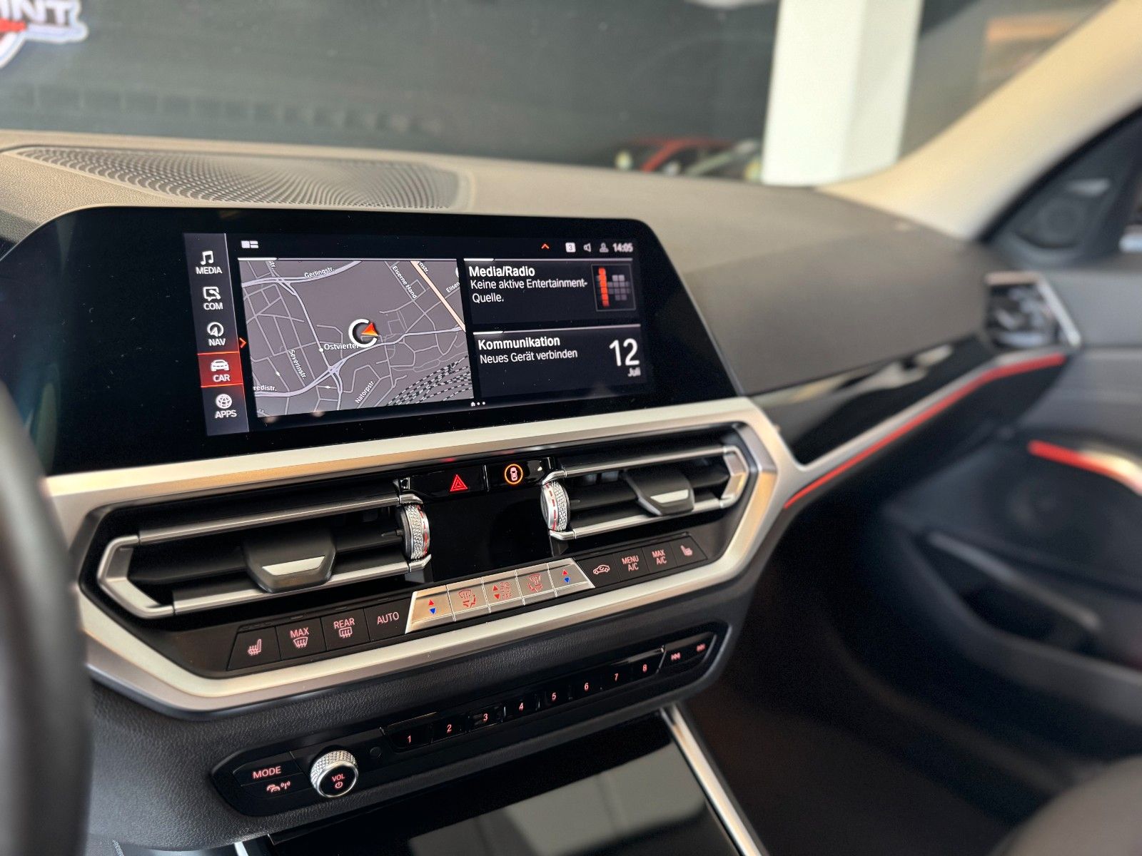 BMW 320i M Sport - Samsaru's Car Outlet
