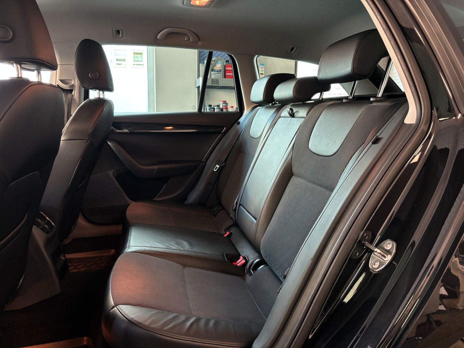 Skoda Octavia Combi Style 4x4 - Samsaru's Car Outlet