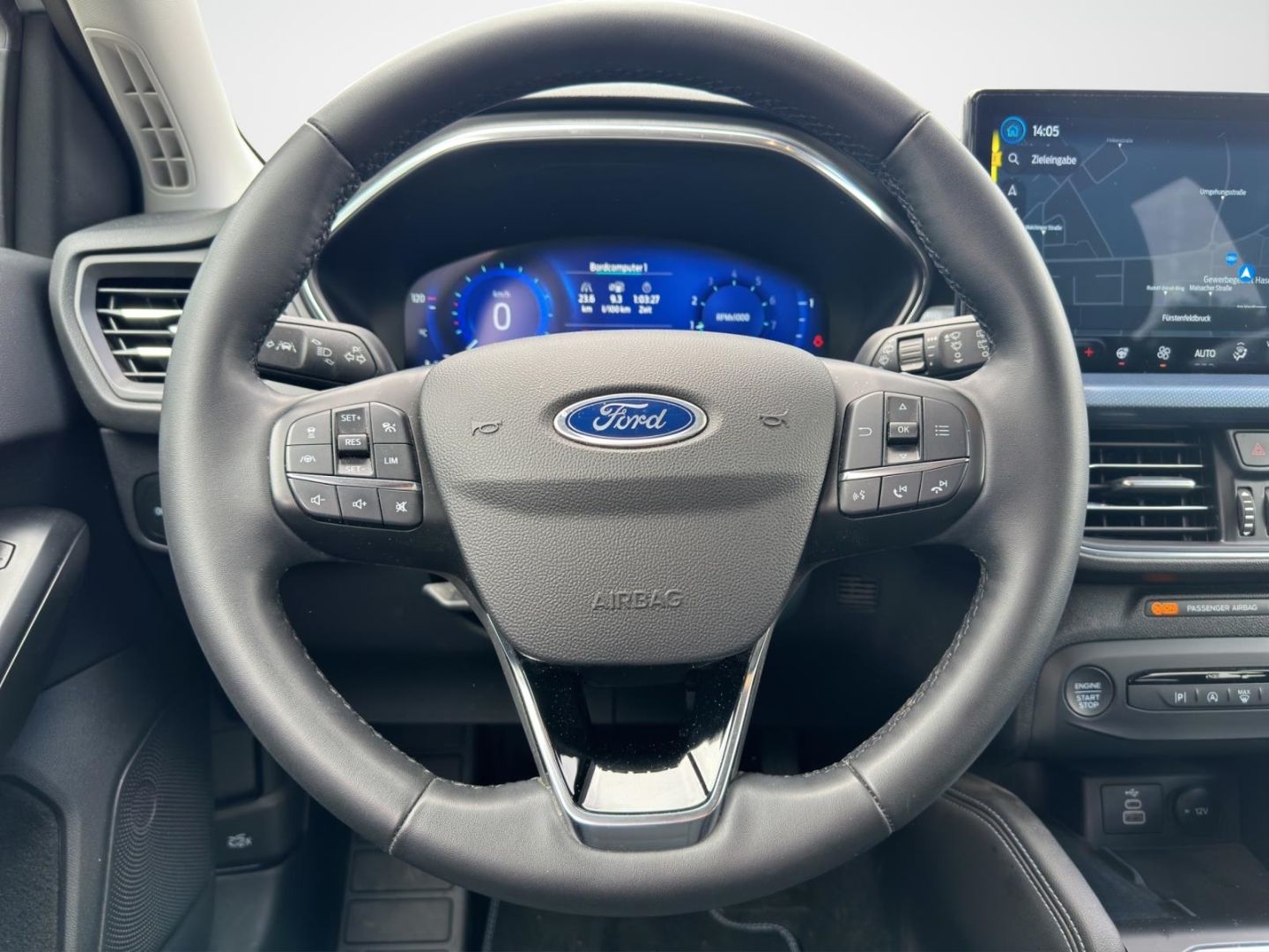 Ford Focus Turnier Active X Automaik ACC City Stop HU