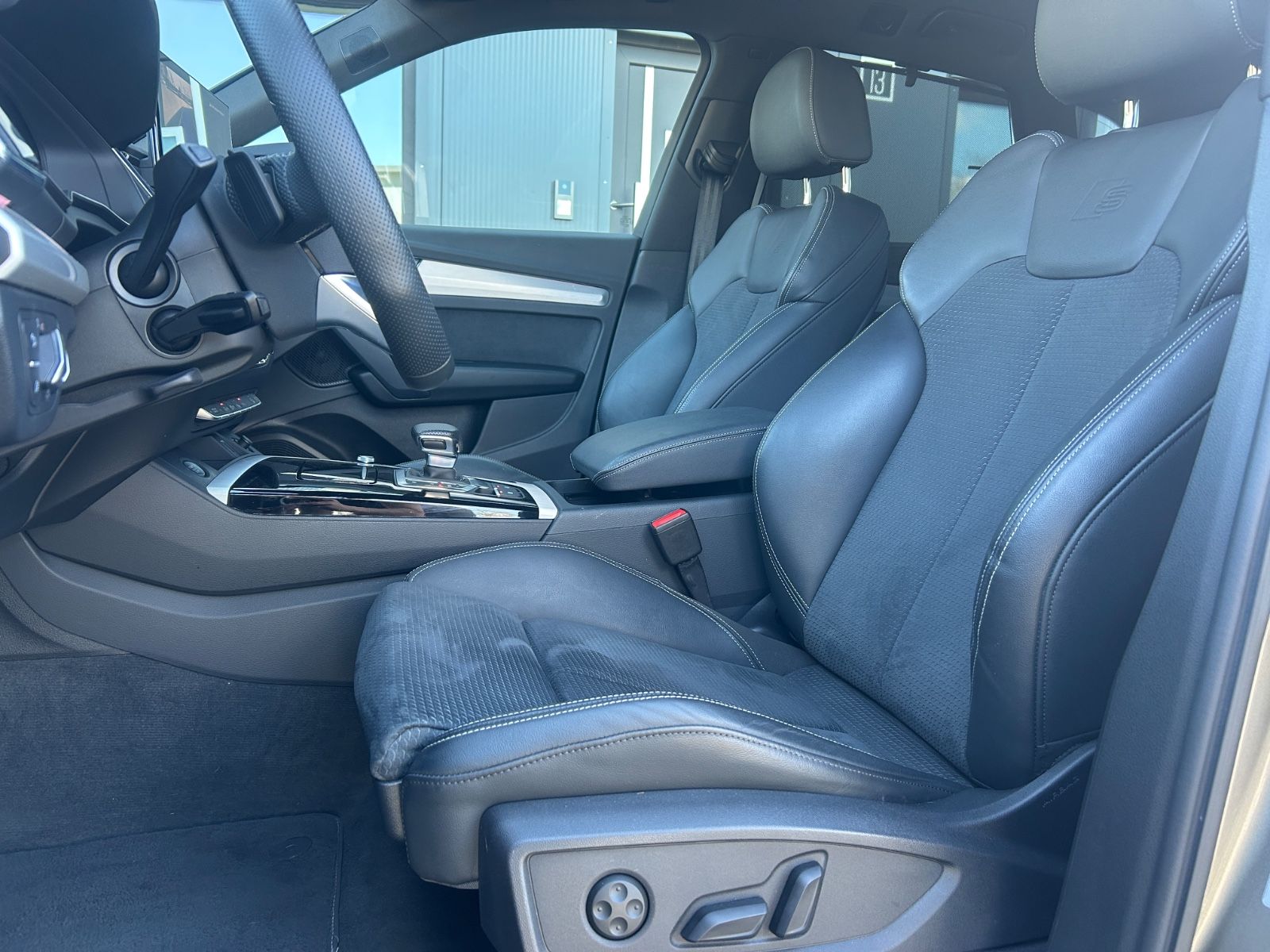 Audi Q5 40 TDI quattro S line - Samsaru's Car Outlet