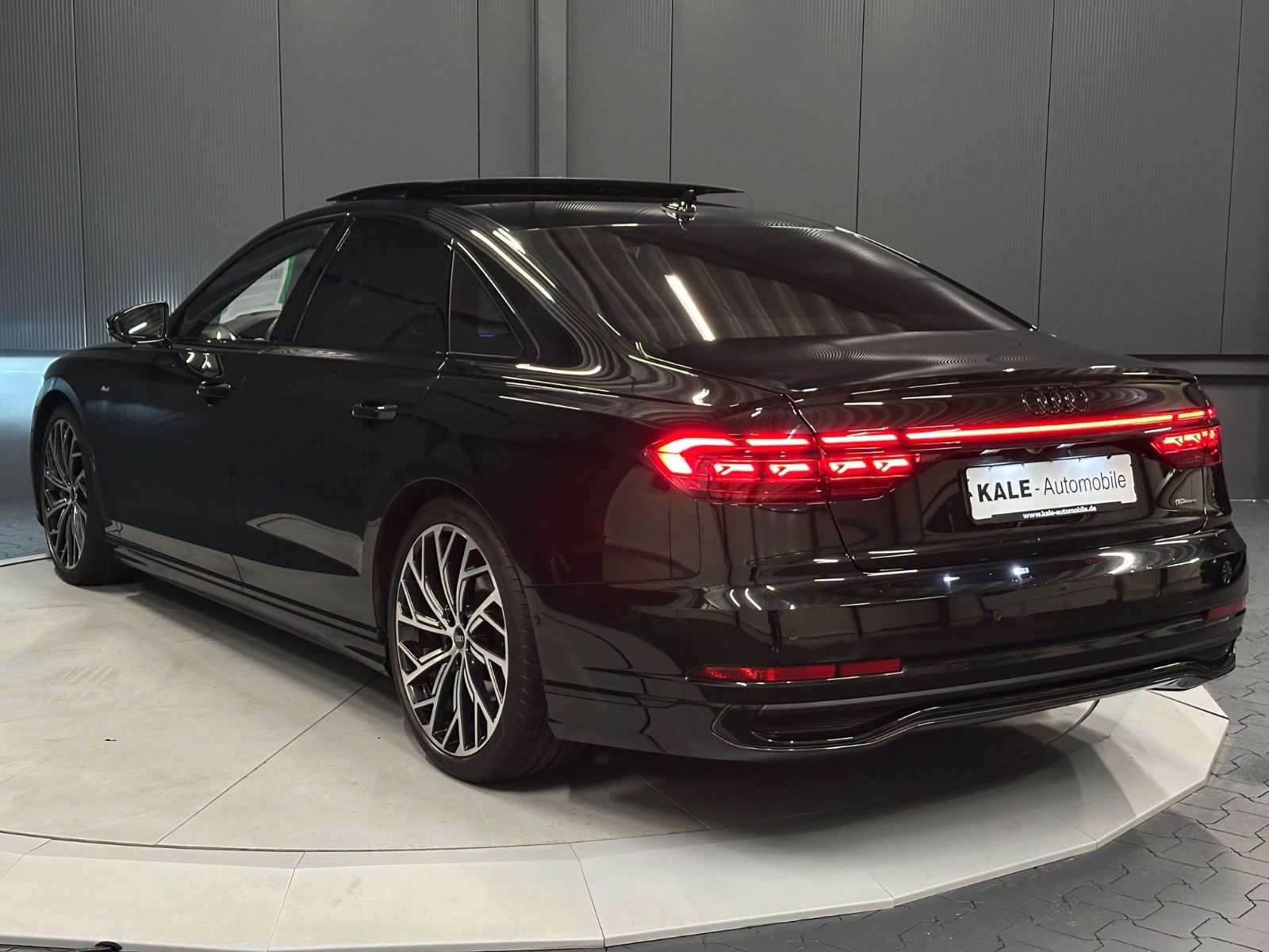 Audi A8 50 TDI quattro S-Line - Samsaru's Car Outlet