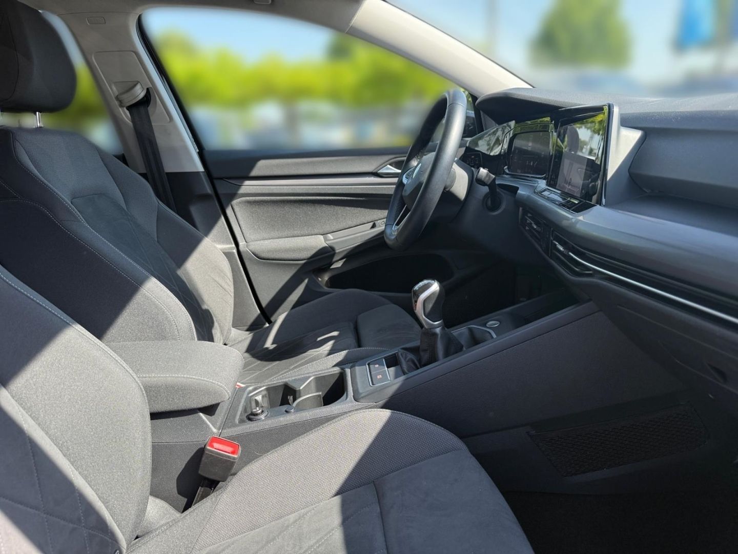 Volkswagen Golf 8 VIII Style 1.5 TSI - Samsaru's Car Outlet