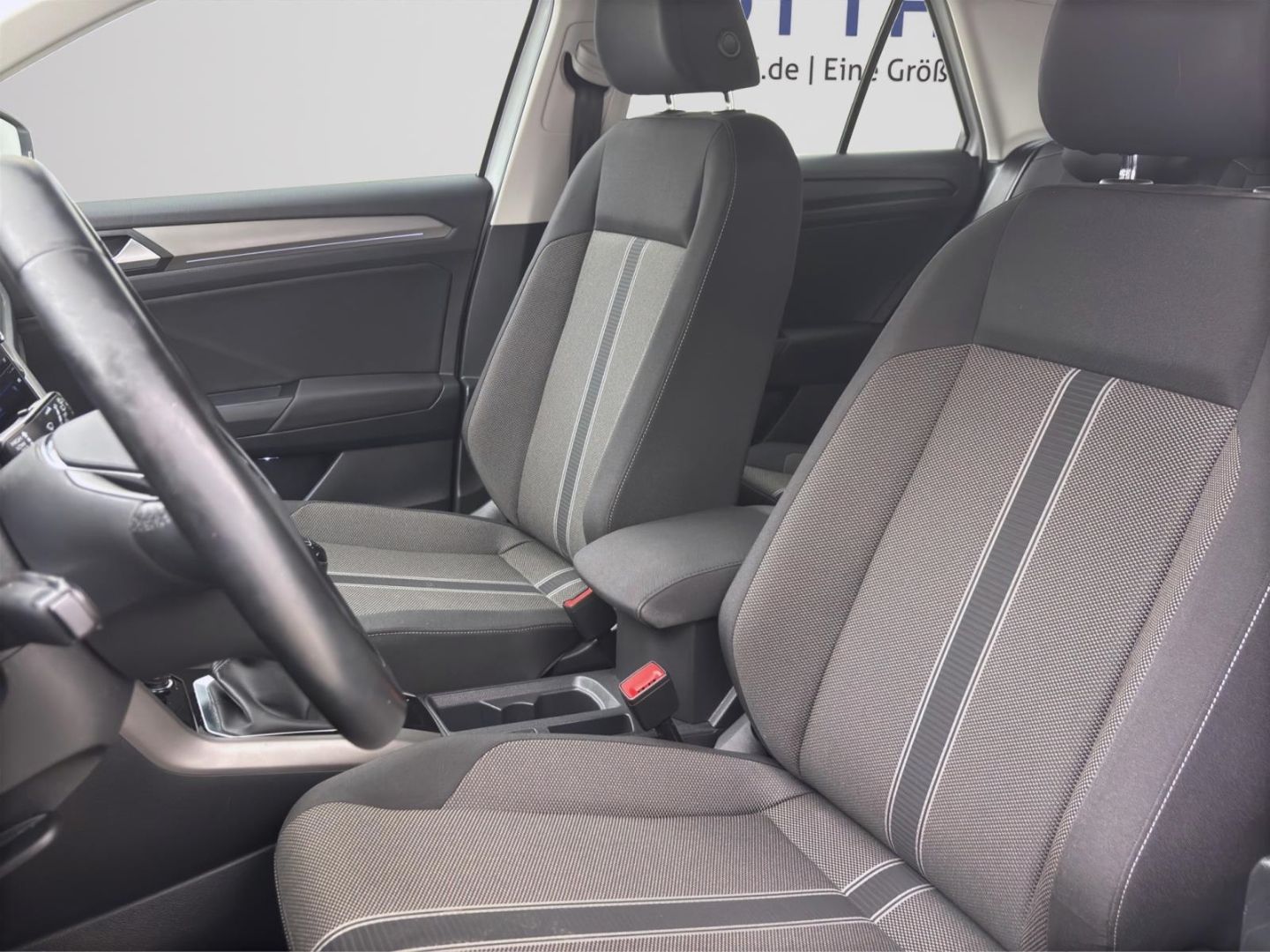 Volkswagen T-Roc 1.0 TSI STYLE - Samsaru's Car Outlet