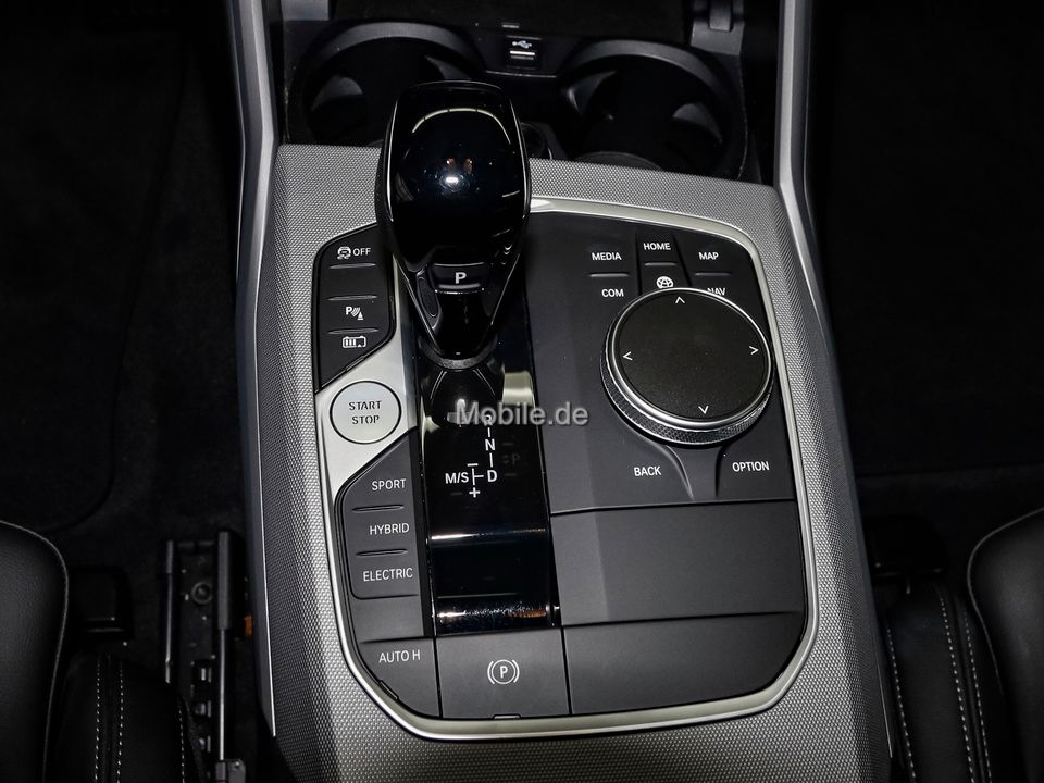 BMW 330e Touring Advantage - Samsaru's Car Outlet