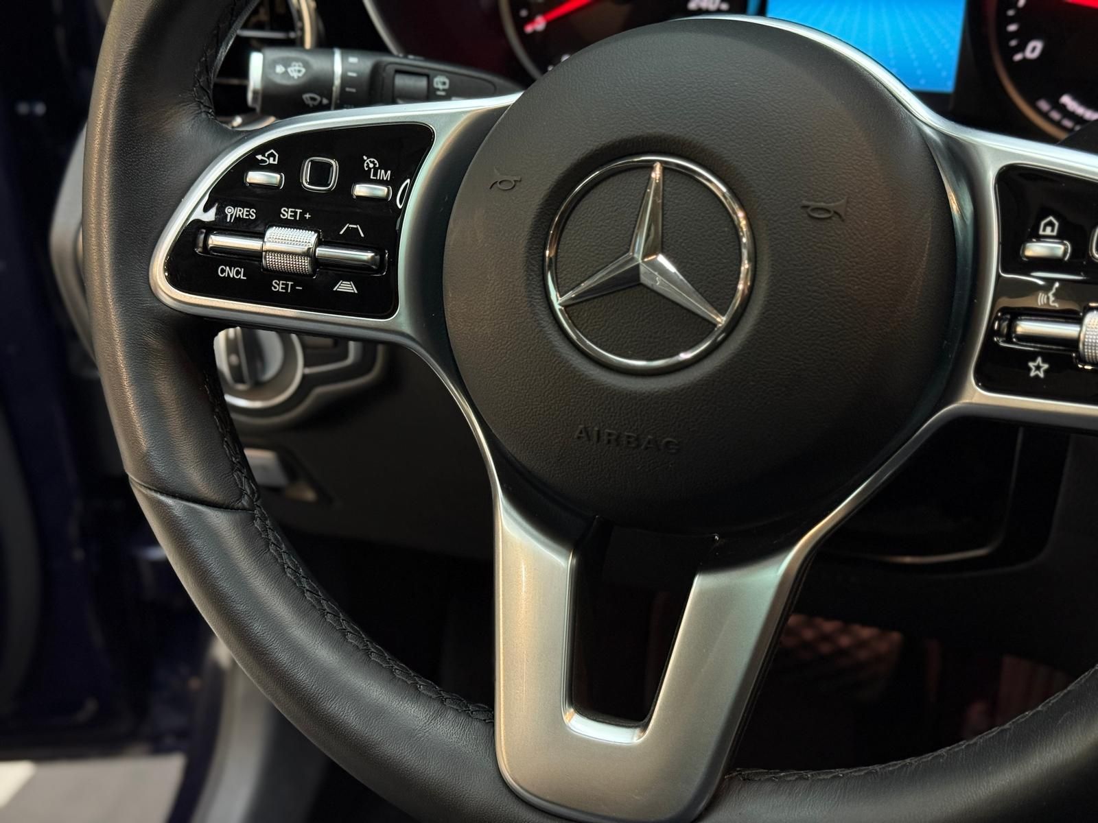 Mercedes-Benz GLC 300 e 4Matic*Panorama*360°*AHK*KeylessGO