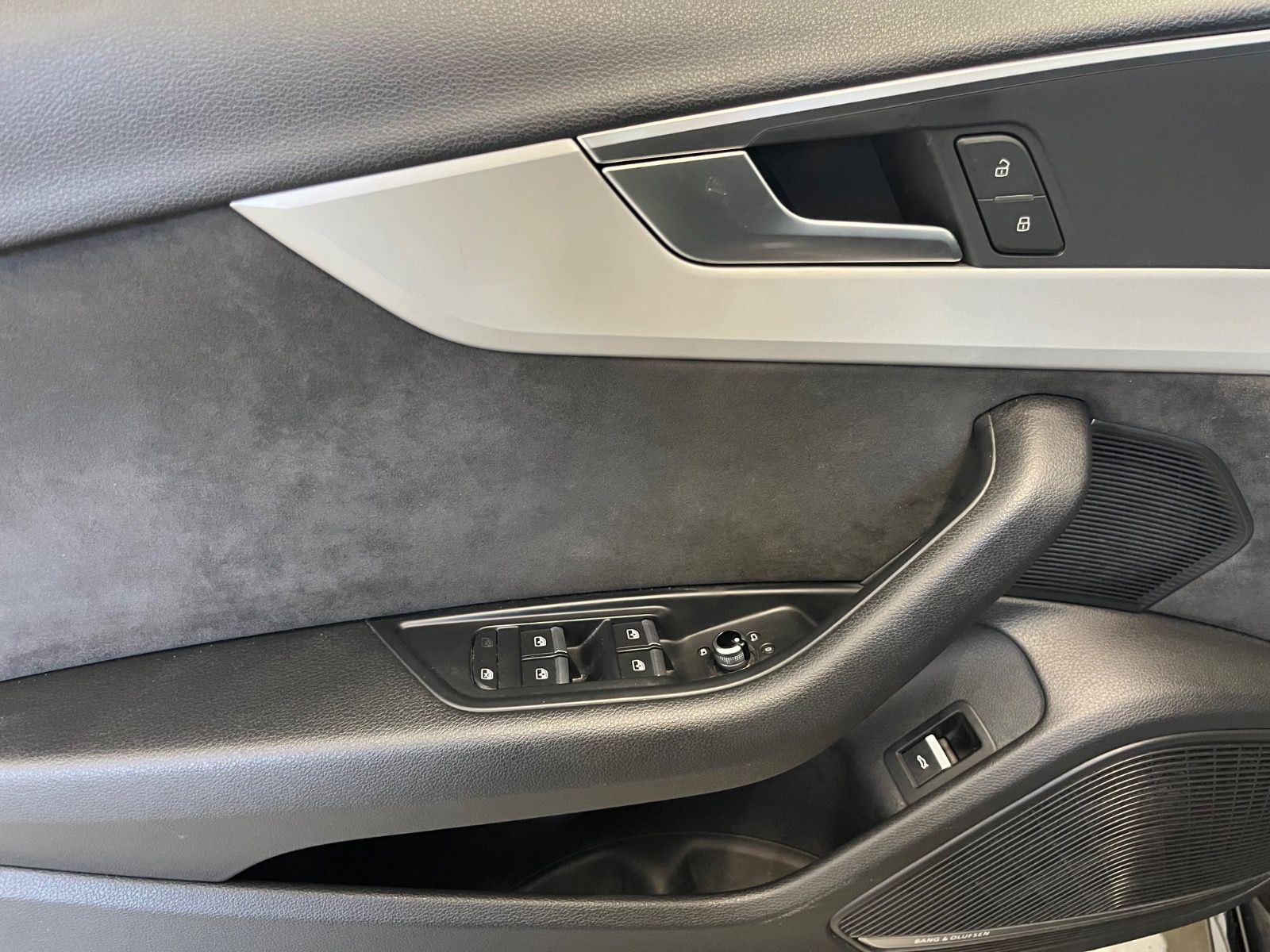 Audi A4 50 TDI quattro S-Line B&O*NAVI*LED*AHK*8-fach