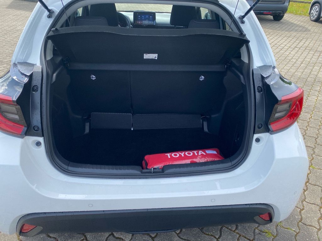 Toyota Yaris 1.5 Hybrid Style PDC SHZ KAMERA ACC LED