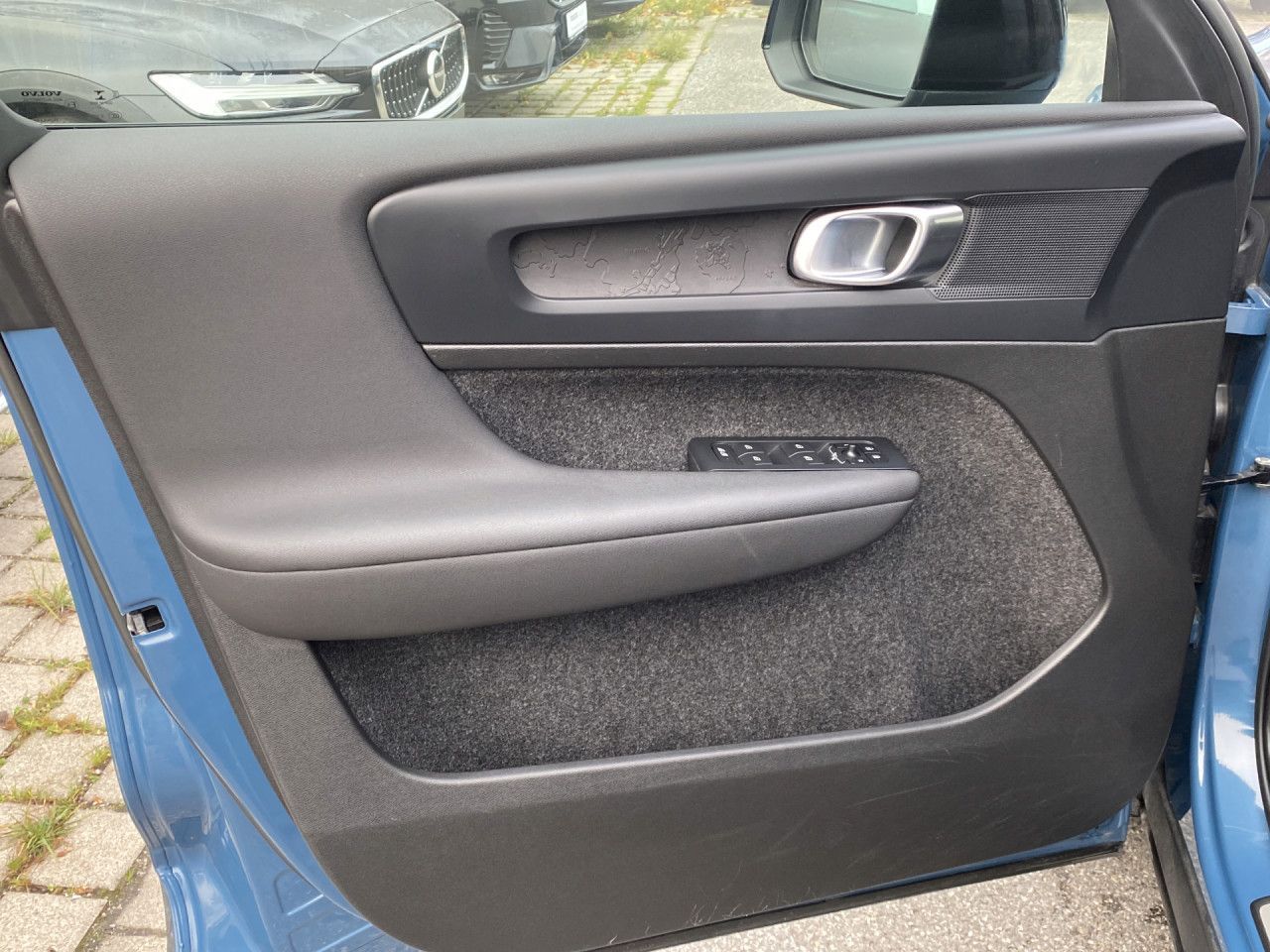 Volvo XC 40 Plus Recharge Pure Electric 2WD Bluetooth