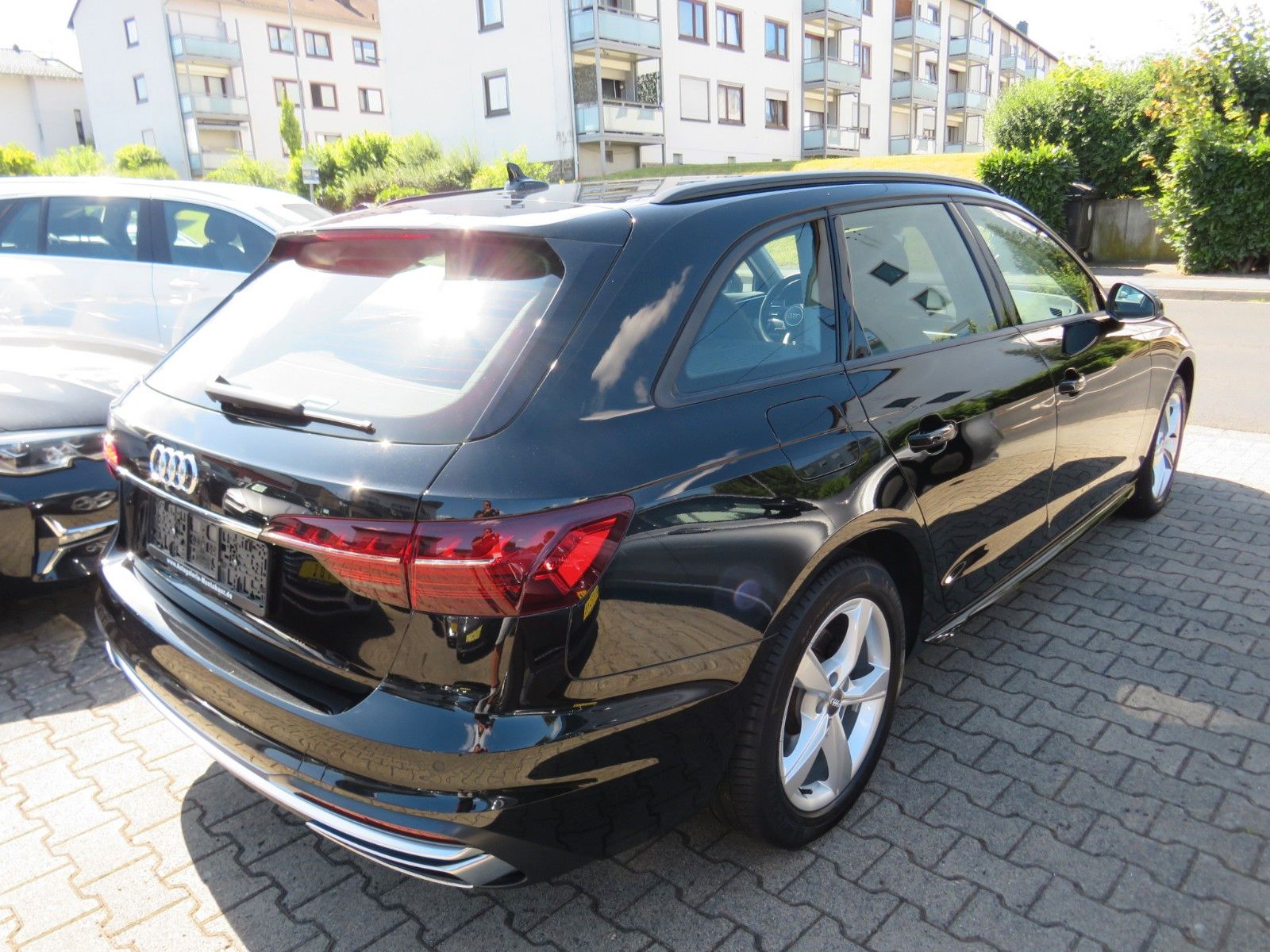 Audi A4 Avant 30 TDI advanced S-tronic - Samsaru's Car Outlet
