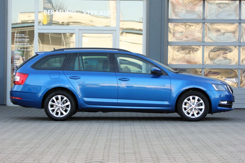 Skoda Octavia Combi 2.0 TDI DSG Style - Samsaru's Car Outlet