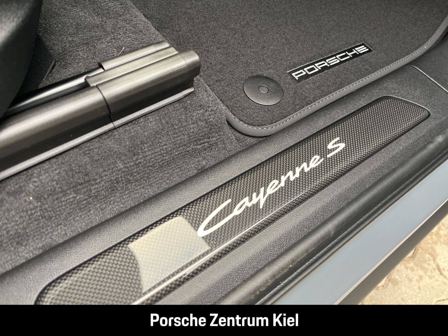 Porsche Cayenne S E-Hybrid Panorama InnoDrive LED-Matrix