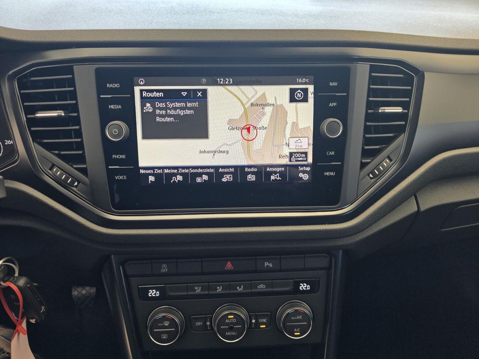 Volkswagen T-Roc 1.0 TSI - Samsaru's Car Outlet