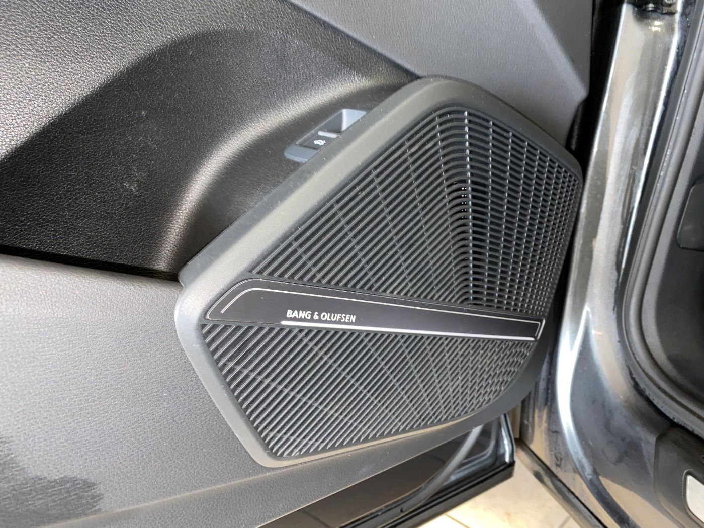 Audi Q5 S line 40 TDI q - Samsaru's Car Outlet