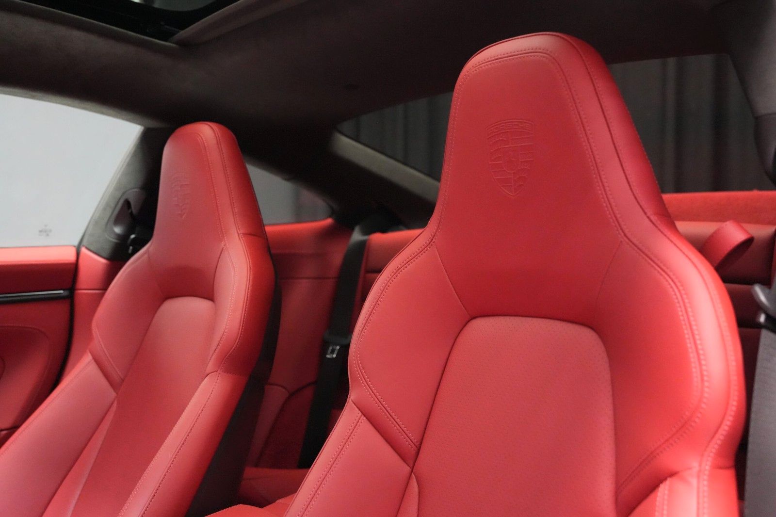 Porsche 911 Carrera 4 GTS T-Hybrid