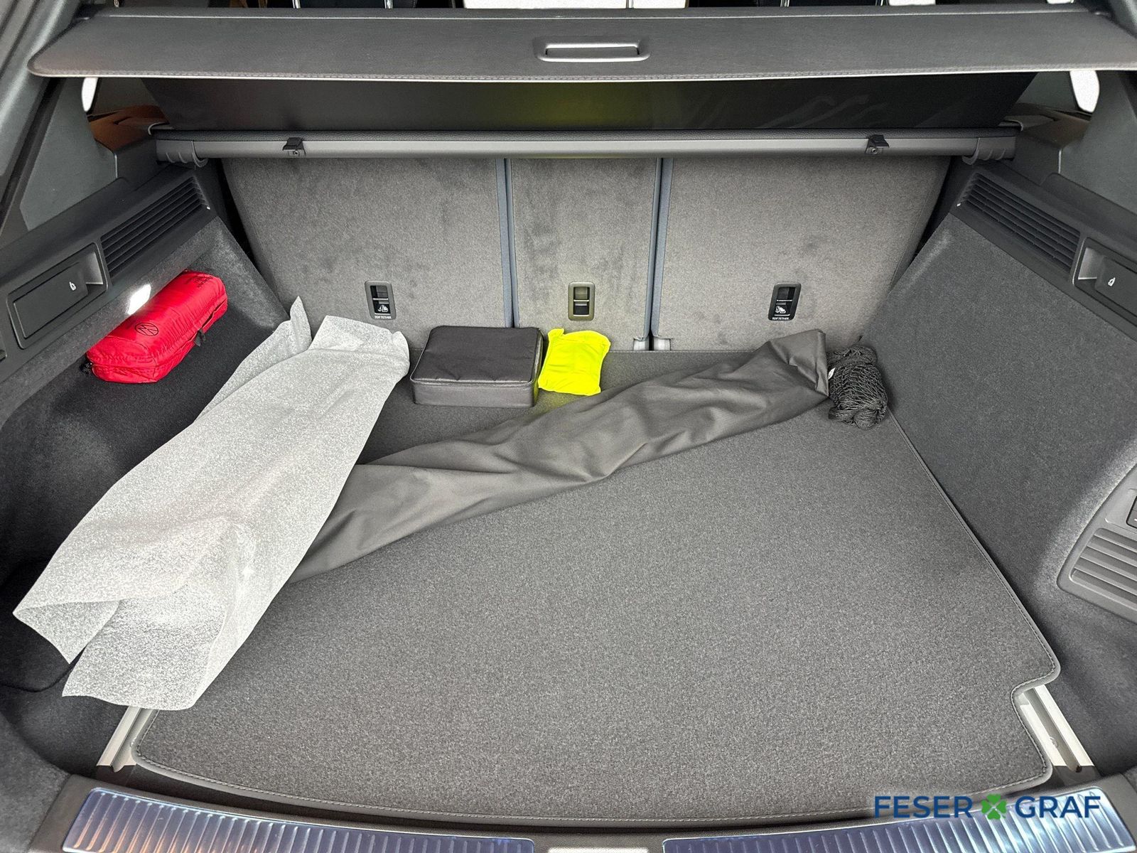Volkswagen Touareg 3.0 TDI DSG R-LINE AHK DYNADUIO HUD PANO
