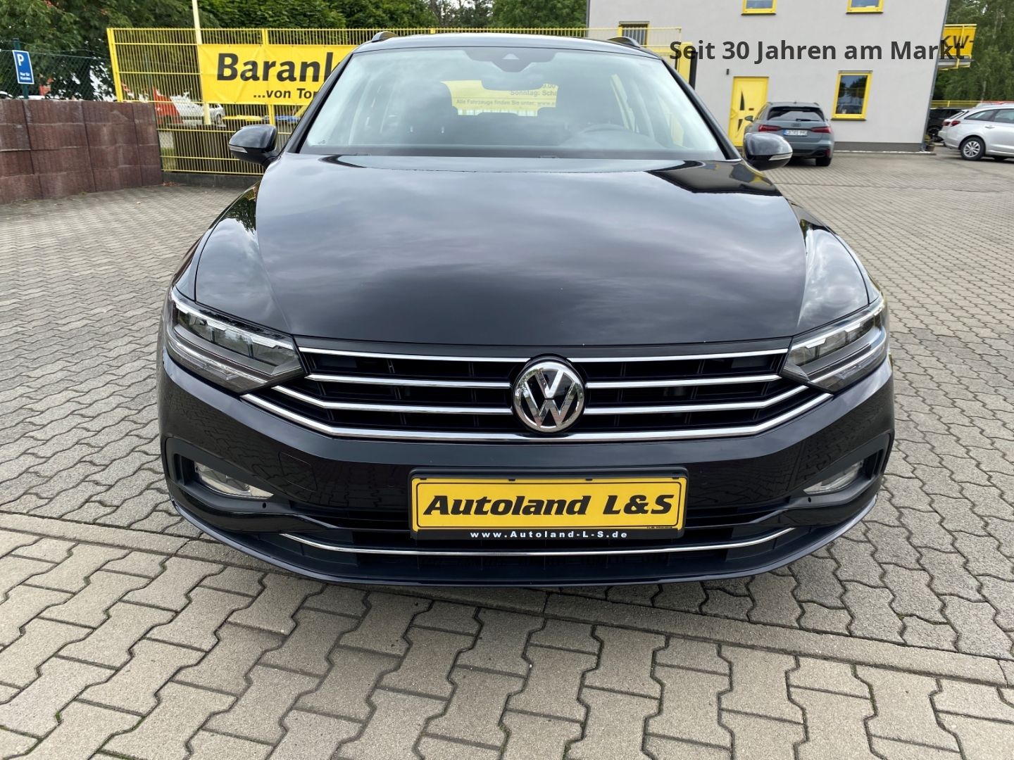 Volkswagen Passat Variant Business 2.0 TDI - Samsaru's Car Outlet