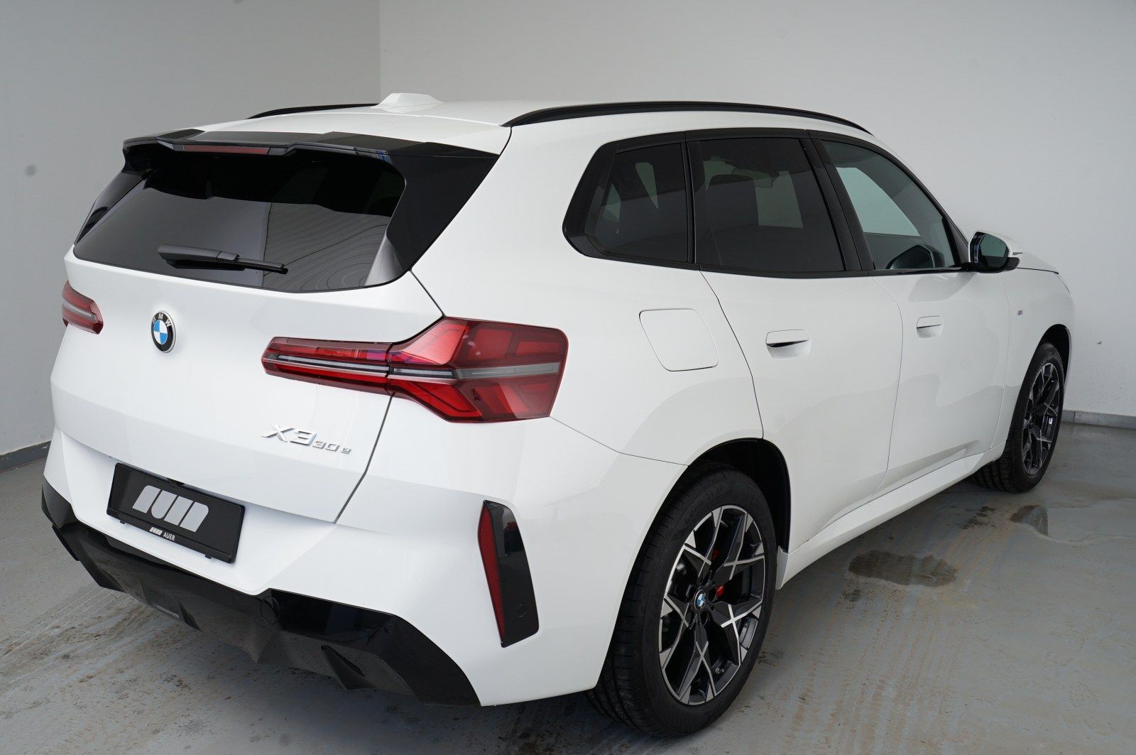 BMW X3 30e xDrive (M-Sport Navi LED AHK H/K Shz PDC)