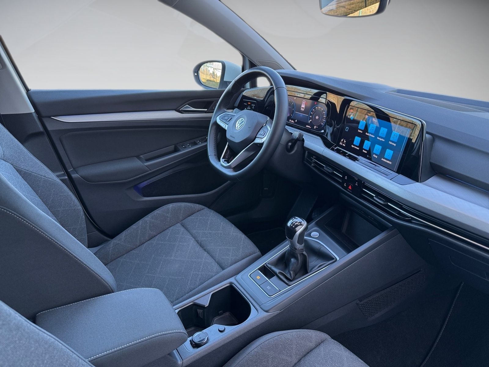 Volkswagen Golf VIII Variant 2.0 TDI - Samsaru's Car Outlet