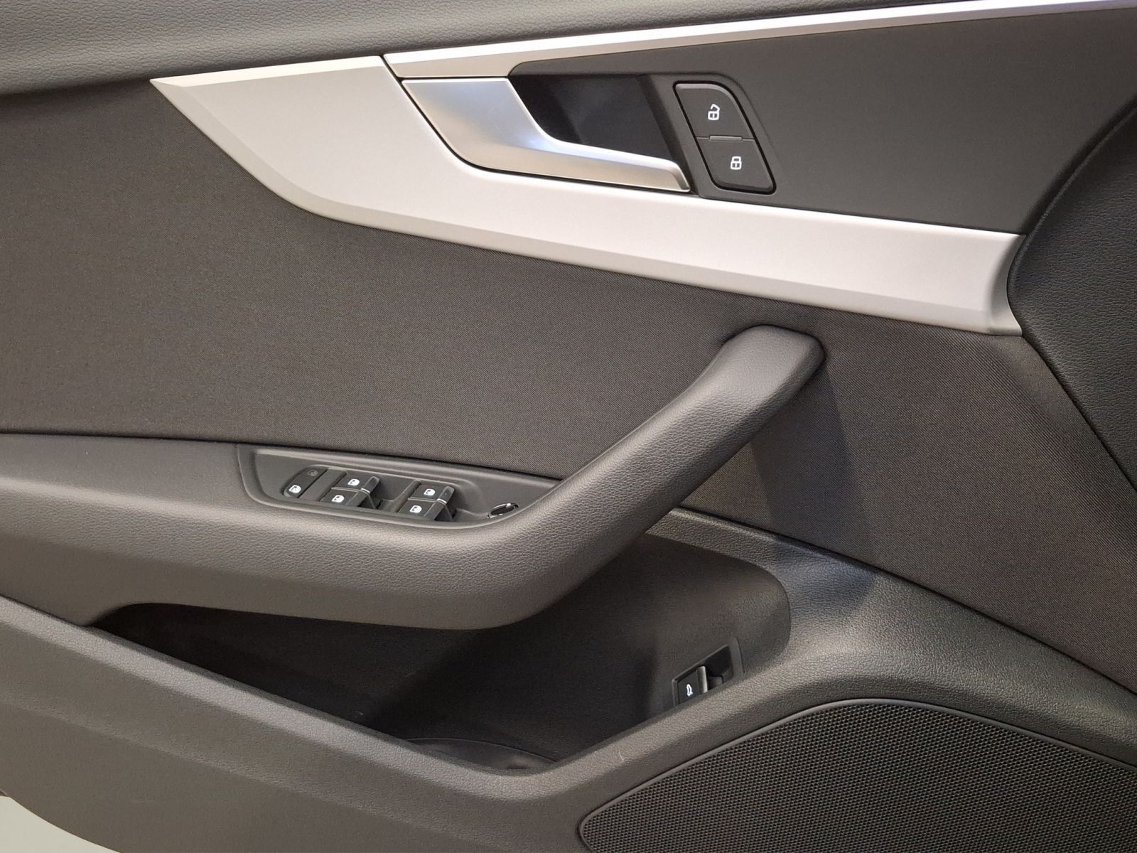 Audi A4 Limousine 40 TDI quattro 150(204) kW(PS) S tr