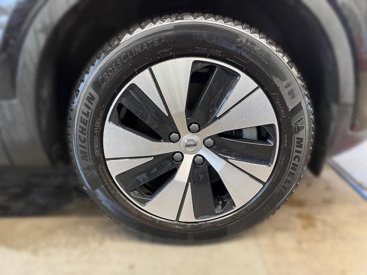 Volvo XC 40 T4 2WD Plus Bright Plug-In NAVI+LED+AHK
