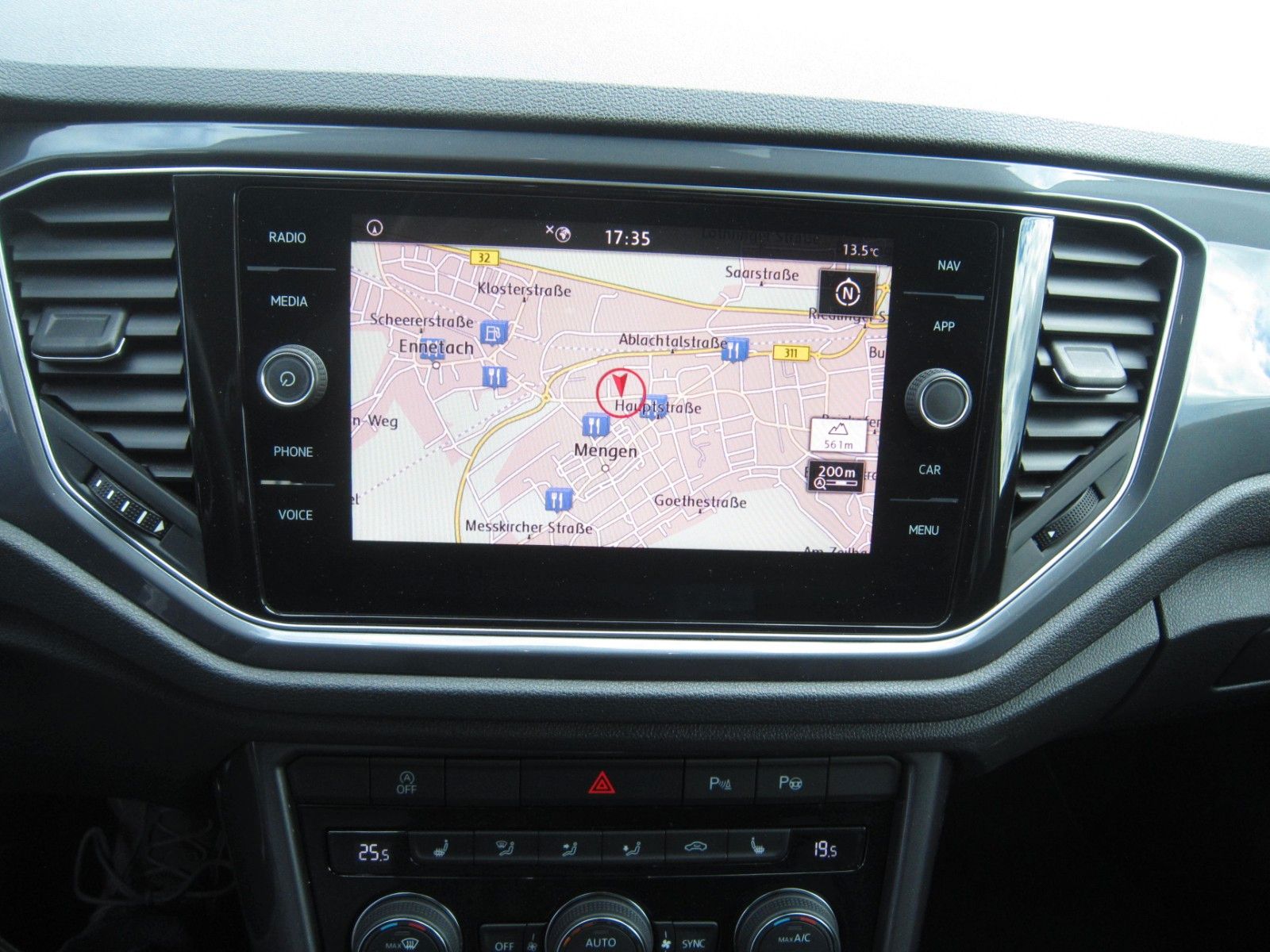 Volkswagen T-Roc IQ.DRIVE - Samsaru's Car Outlet