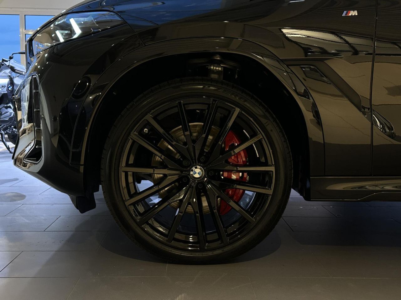 BMW X6 xDrive40d M Sport Pro Bowers Massage AHK 22"