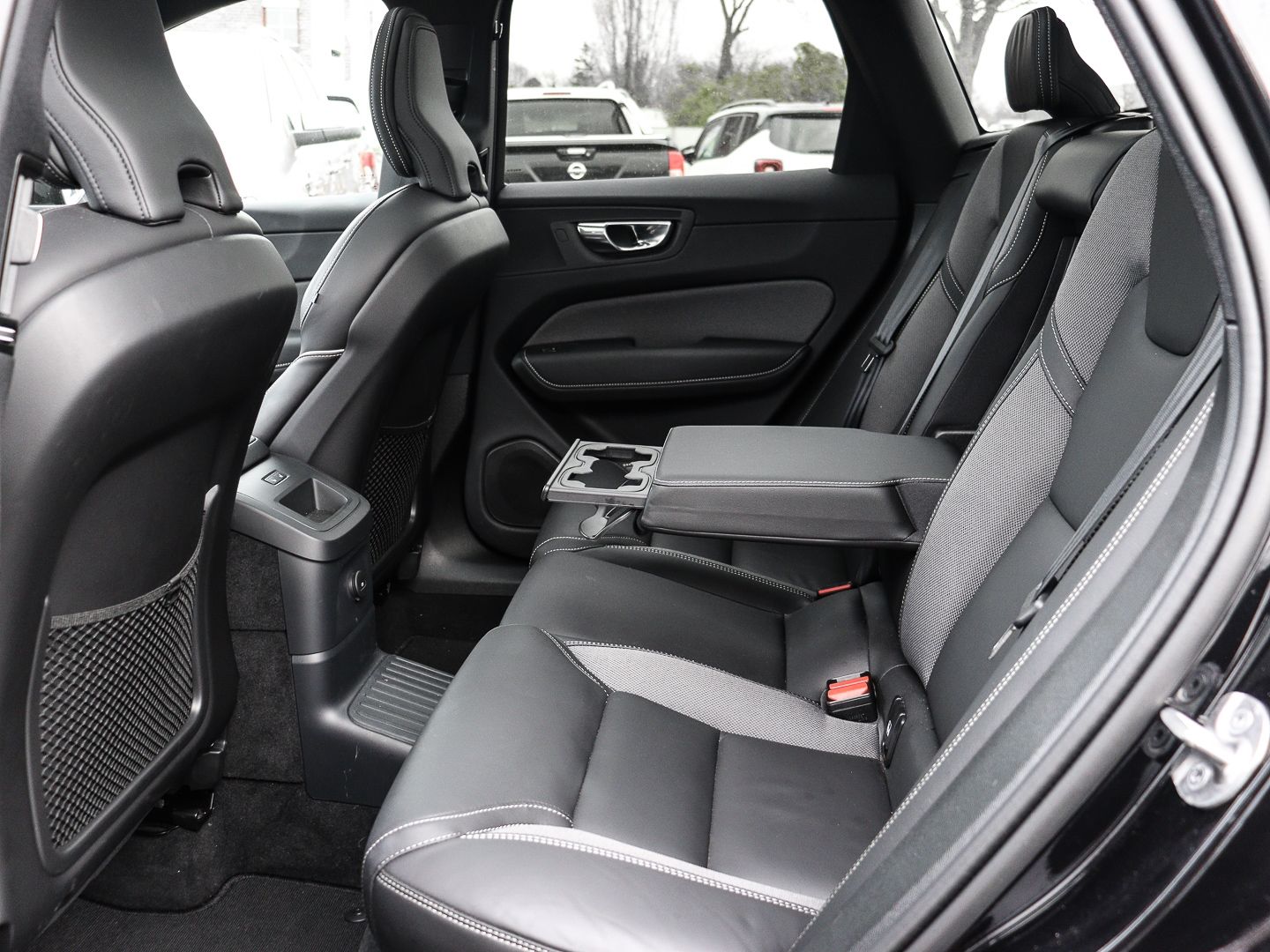 Volvo XC60 Plus Black Edition Recharge Plug-In Hybrid