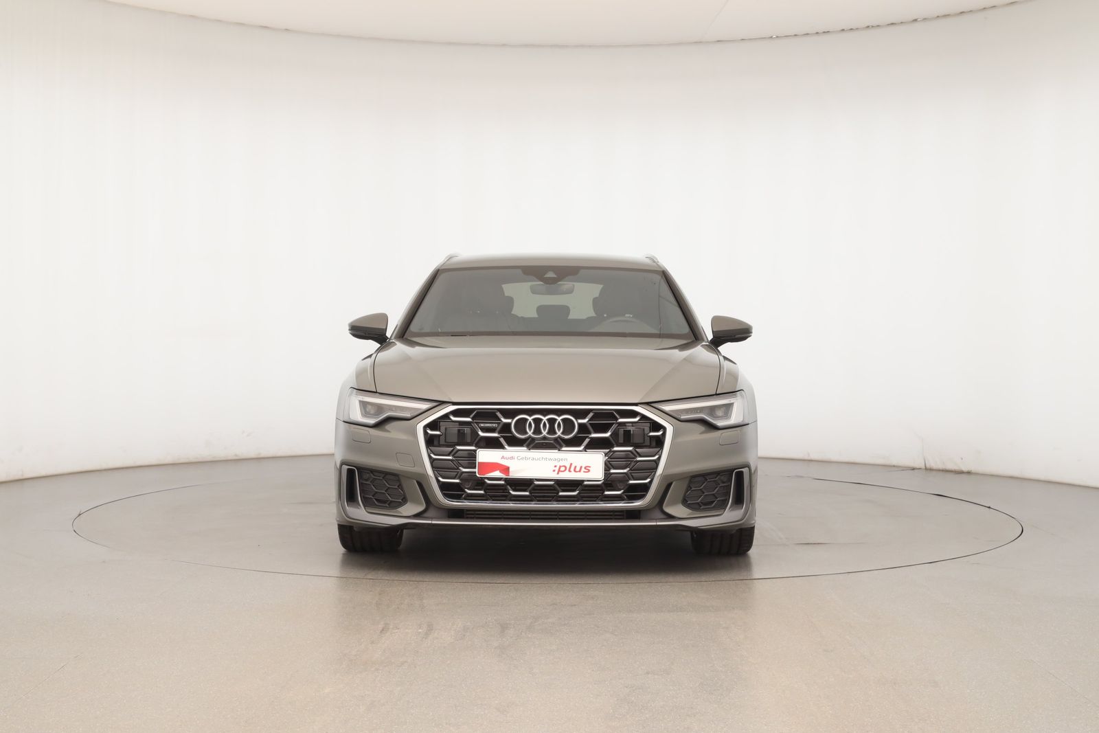 Audi A6 Avant 55 TFSI e quattro S line AHK