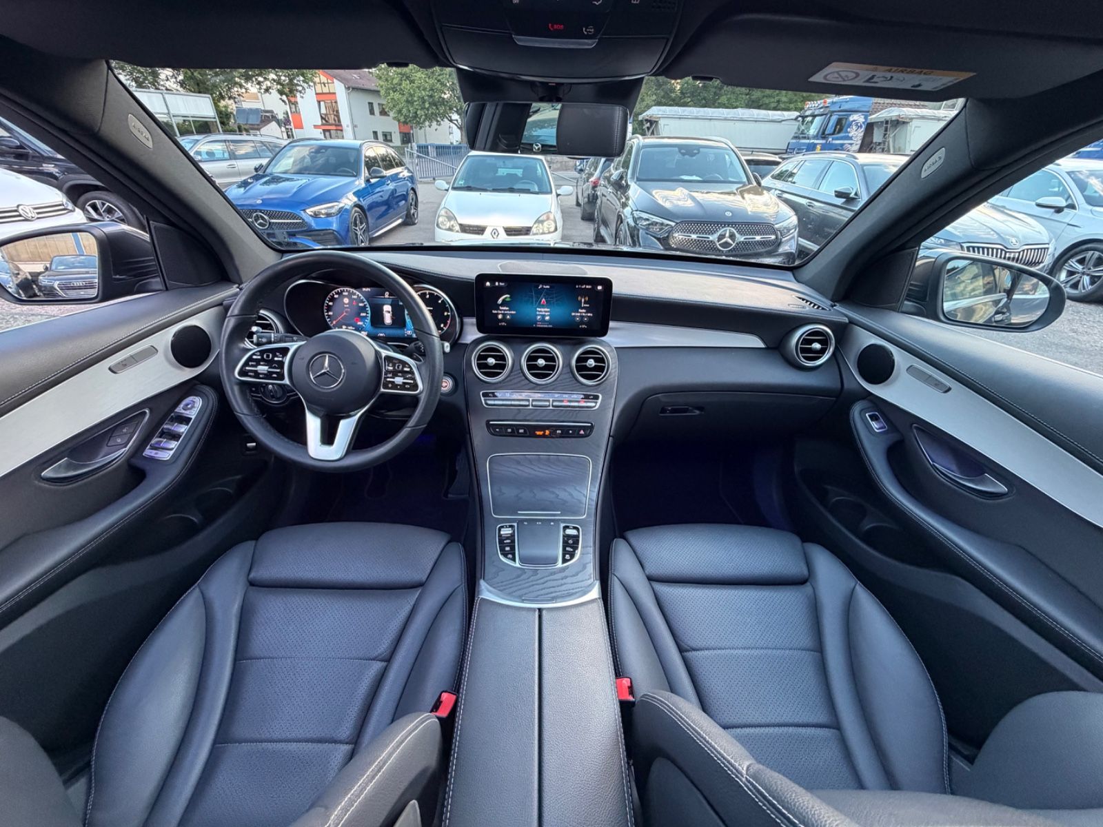 Mercedes-Benz GLC 300 d 4Matic *Exclusive+Head-up+Pano+AHK*