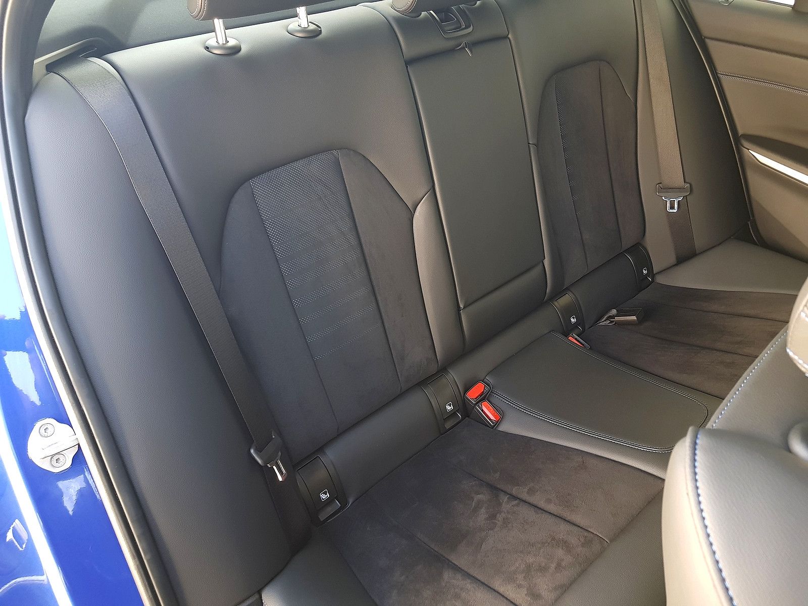 BMW 320d xDrive M-Sport - Samsaru's Car Outlet