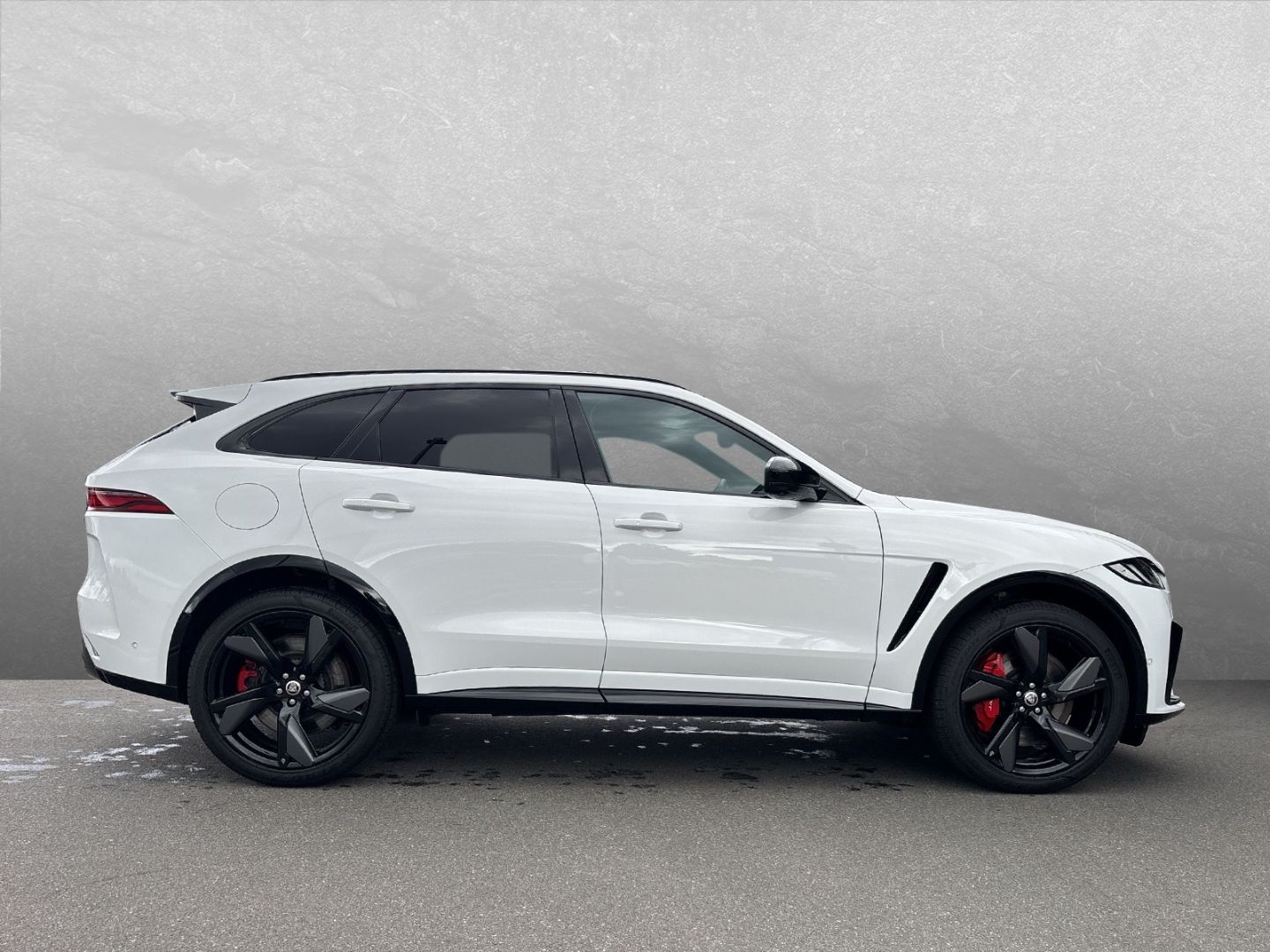Jaguar F-Pace P550 SVR 22'' Pano HUD AHK V8