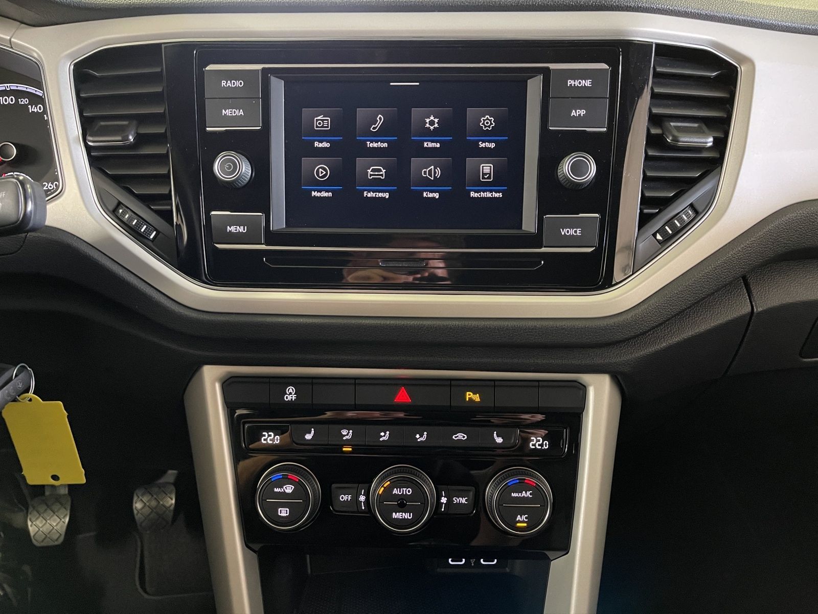 Volkswagen T-Roc Style - Samsaru's Car Outlet