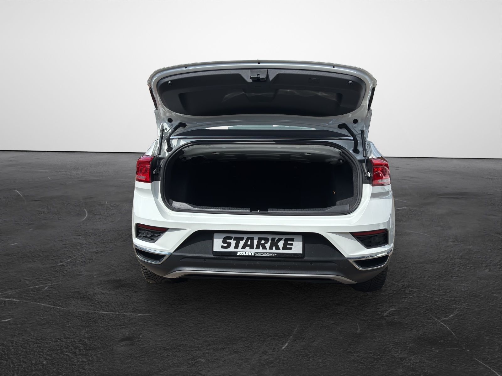 Volkswagen T-Roc 1.0 TSI Style - Samsaru's Car Outlet