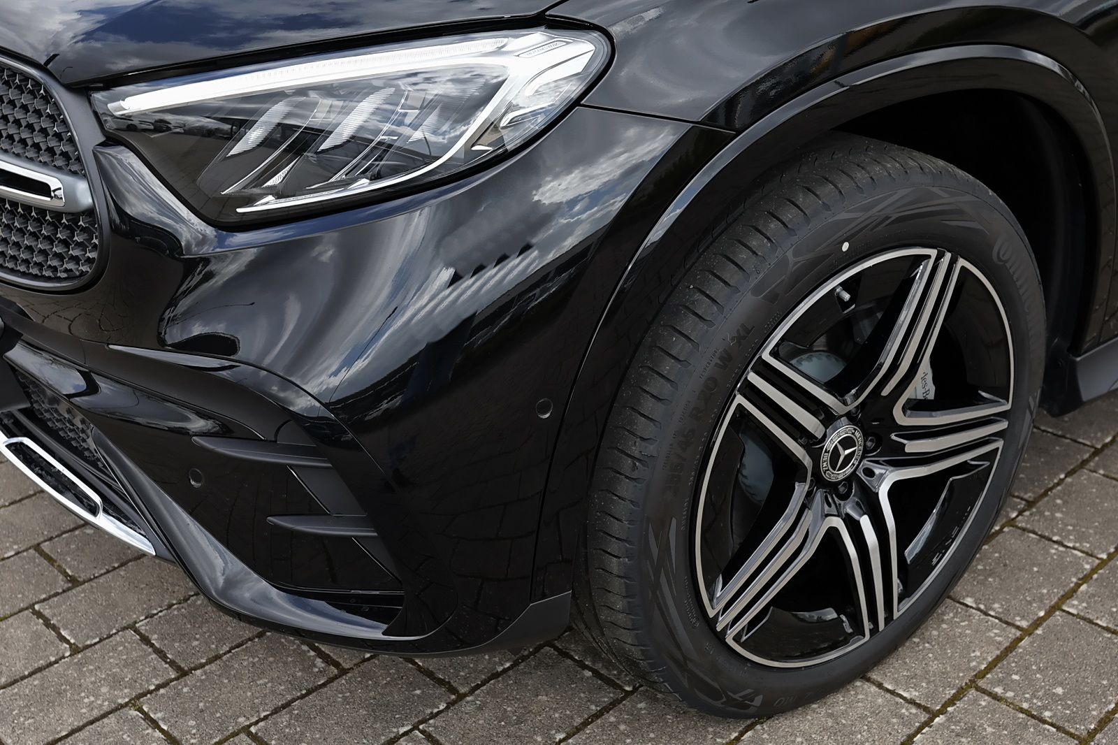 Mercedes-Benz GLC 220 d 4M AMG Leder Grau+Pano+AHK+Distronic